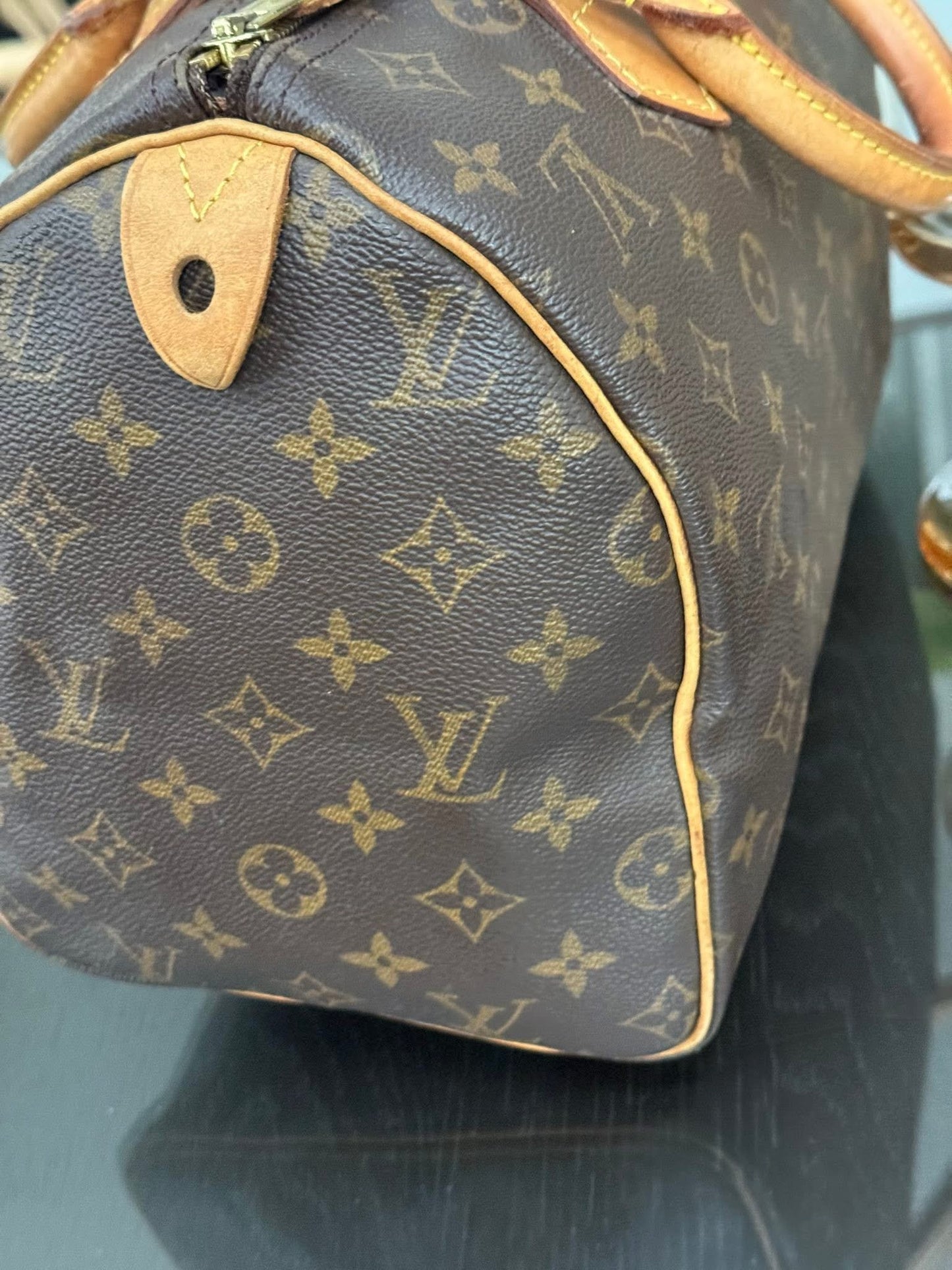 Speedy 30 with 🔐 Lock & Key - 📅 Year: 2003