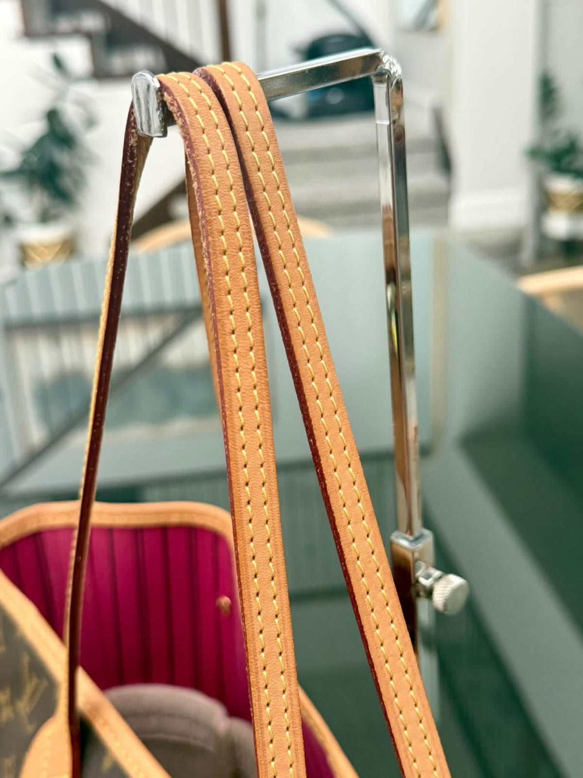 Neverfull MM in Peony interior with Dustbag and Insert Organizer 📅 Year: 2019