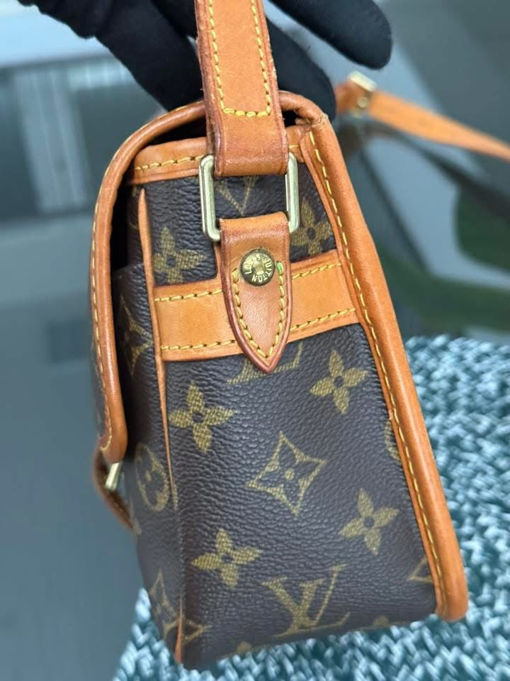 Sologne Crossbody 📅 Year: 2000