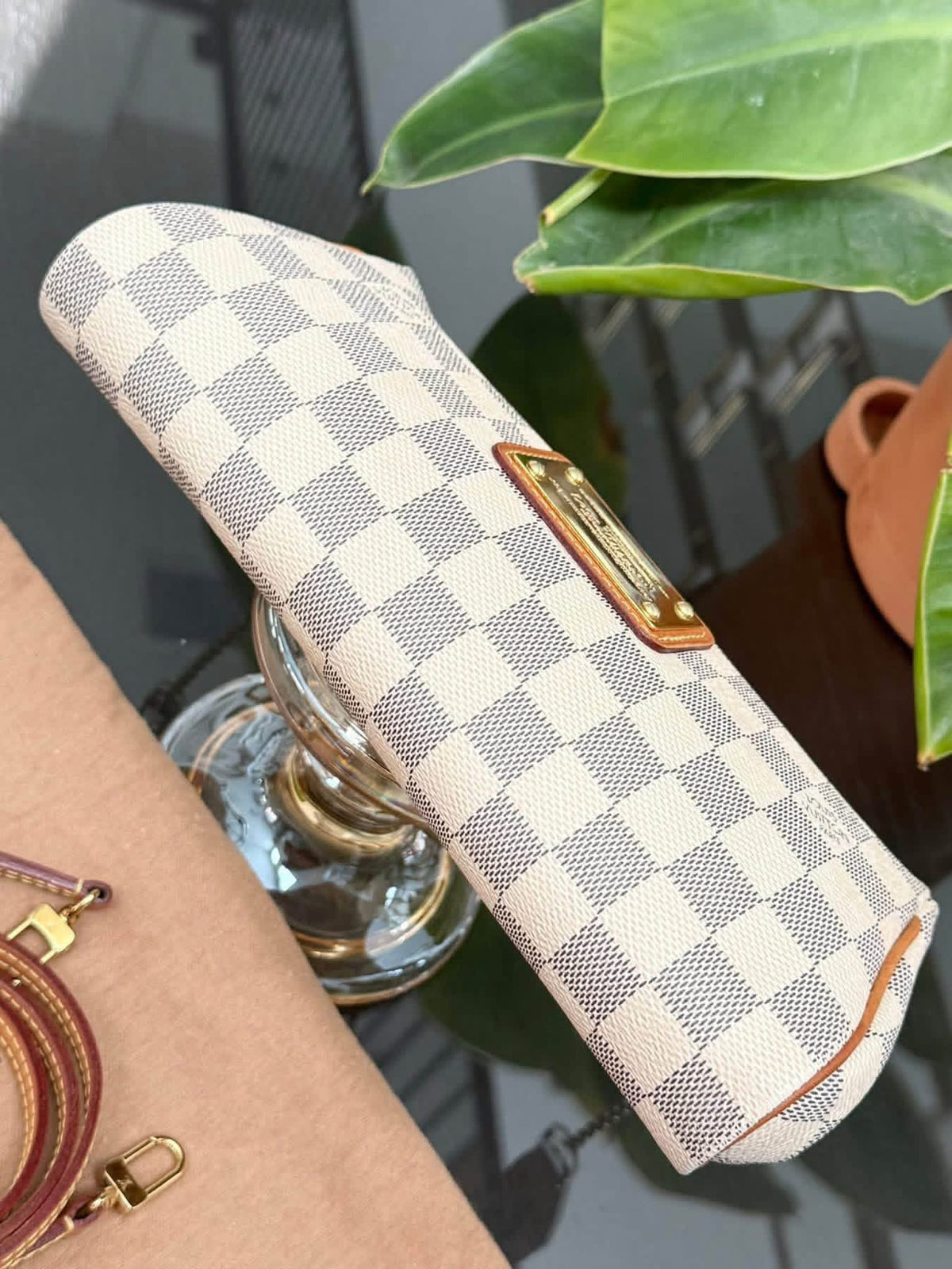 Eva Clutch in Azur with Original Strap, Dustbag, Box and Paper bag 🗓️ Year: 2015