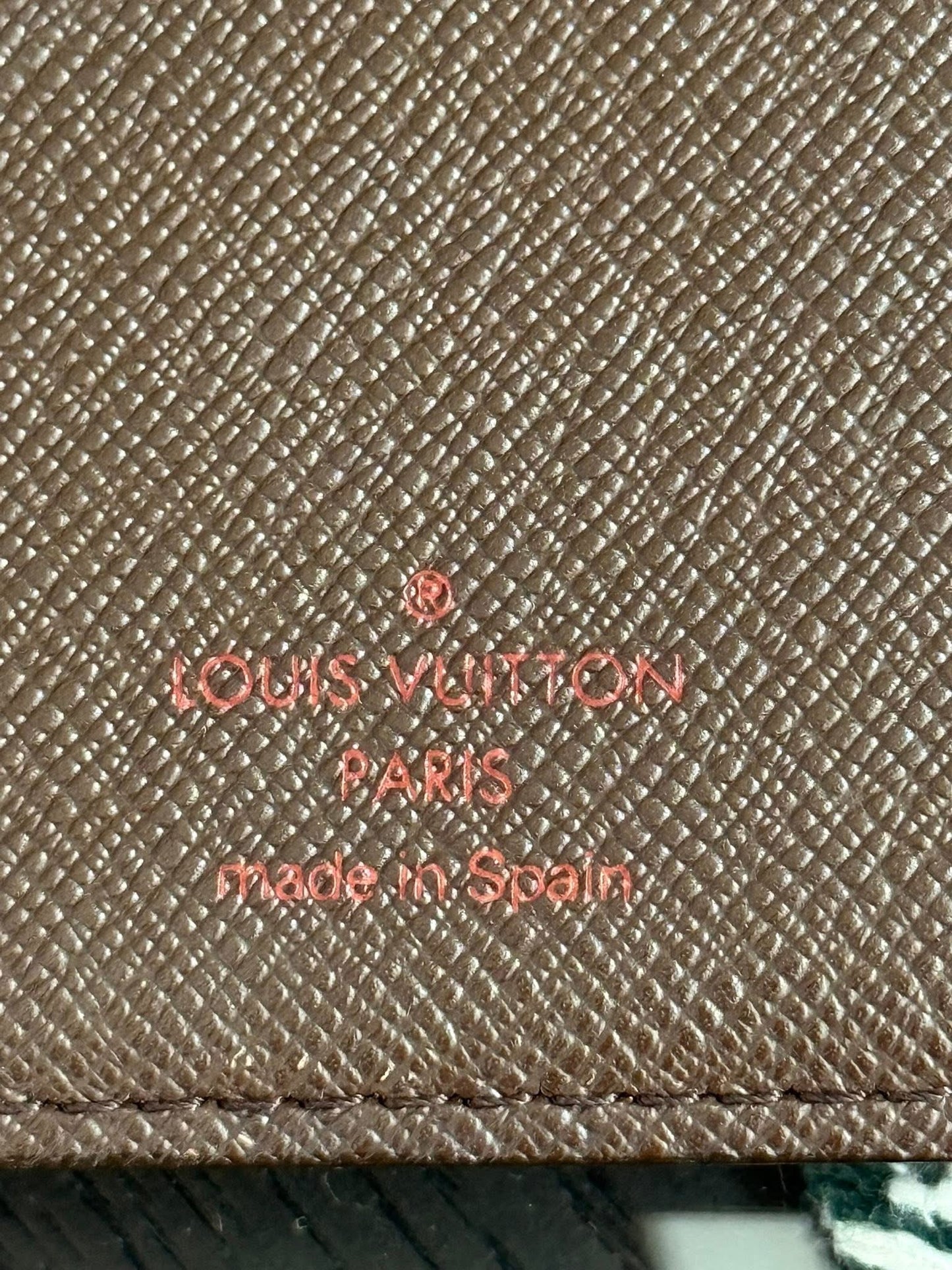 Damier Ebene Desk Agenda Cover 
🗓️ Year: 2005