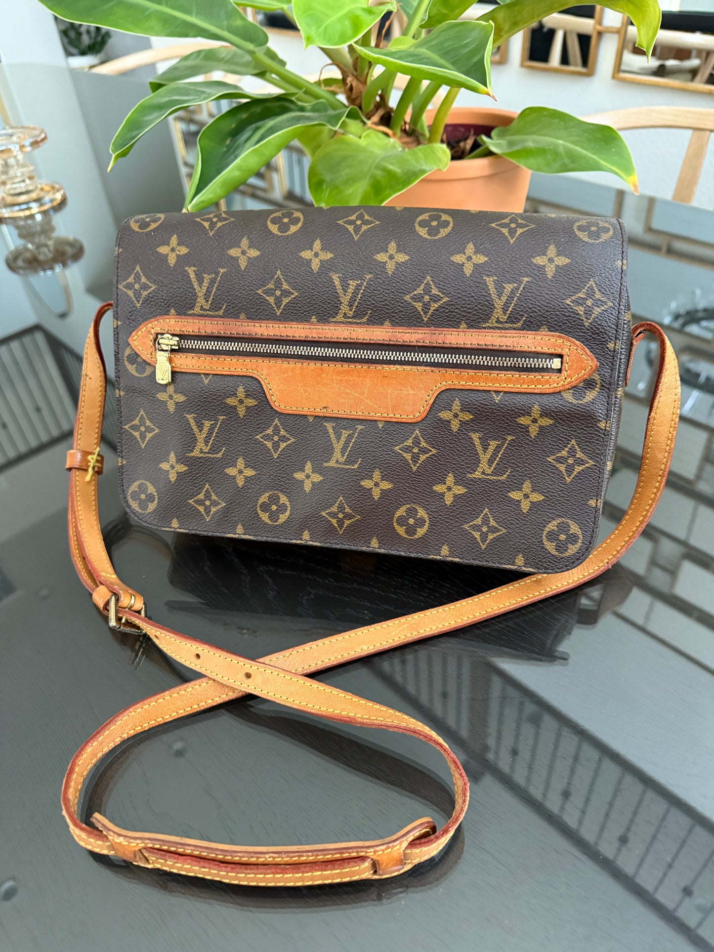 St. Germain 28 Crossbody Bag 
🗓️ Year: 1995