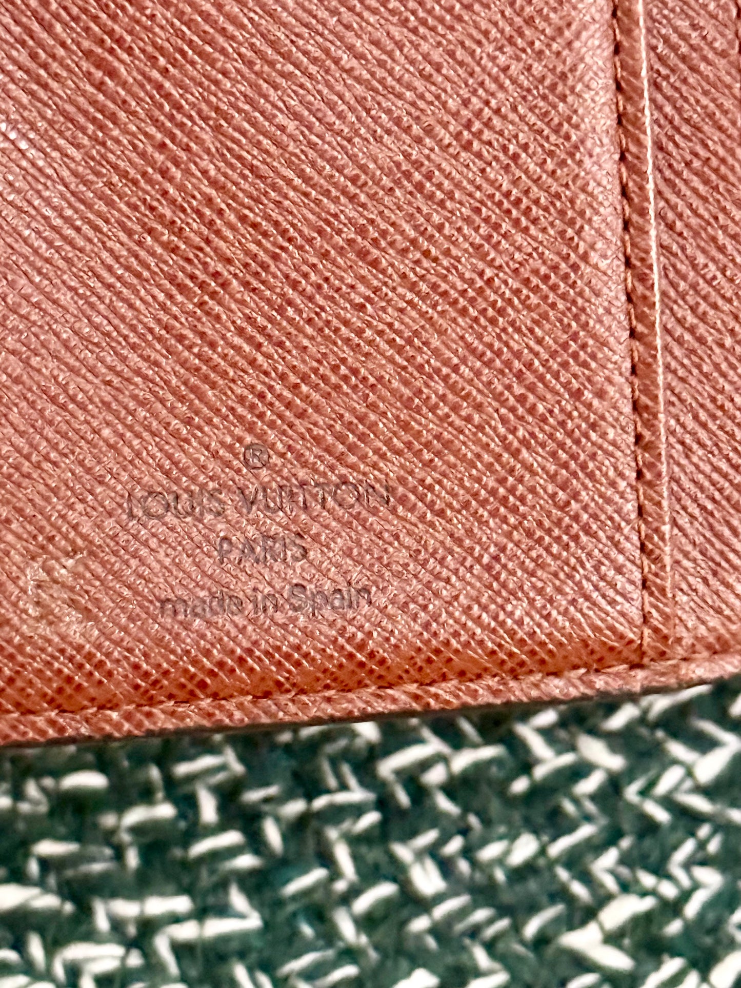Kisslock Wallet in Monogram 🗓️ Year: 2001