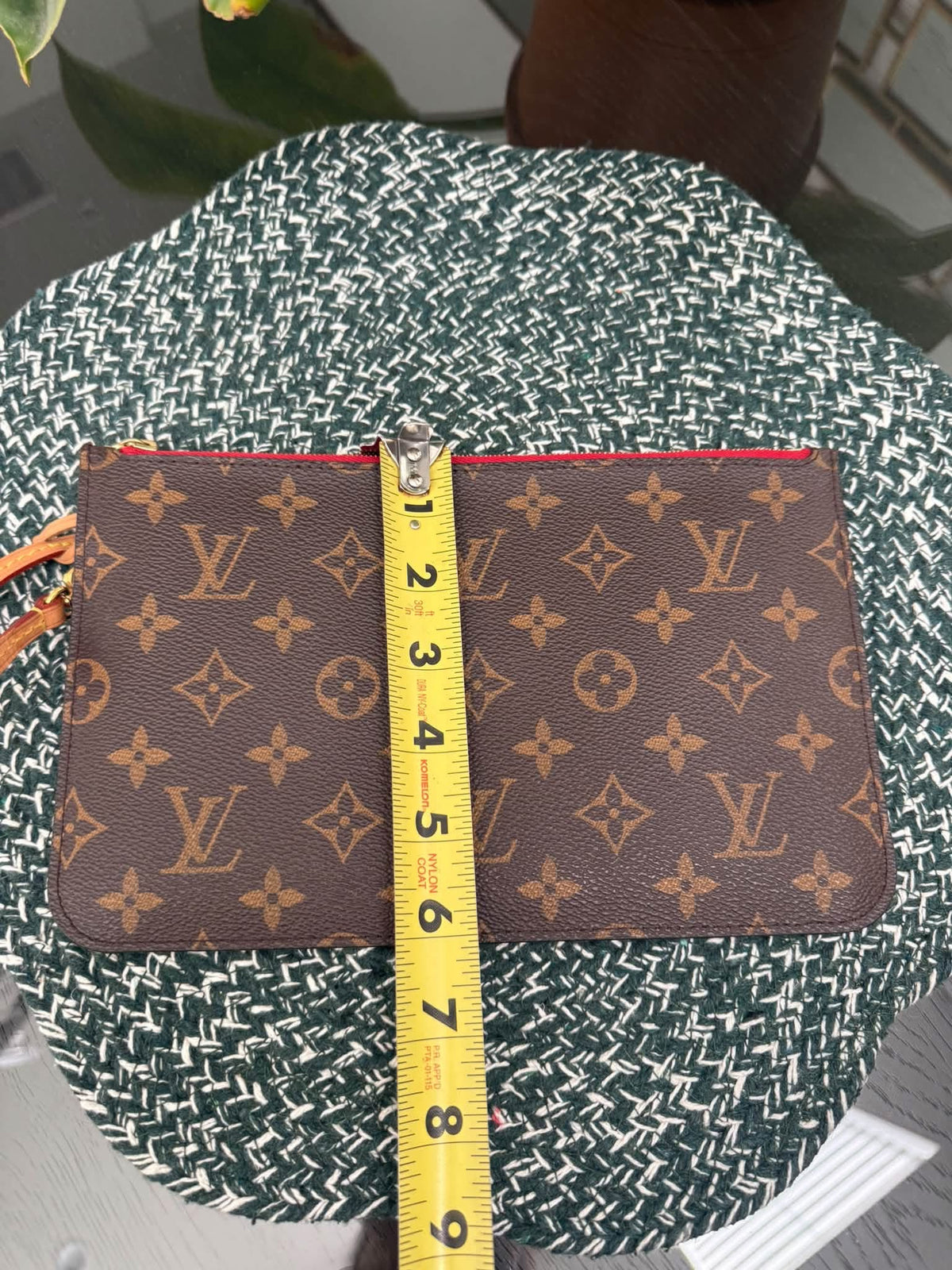 Neverfull MM/GM Pouch in Cerise 🗓️Year 2019