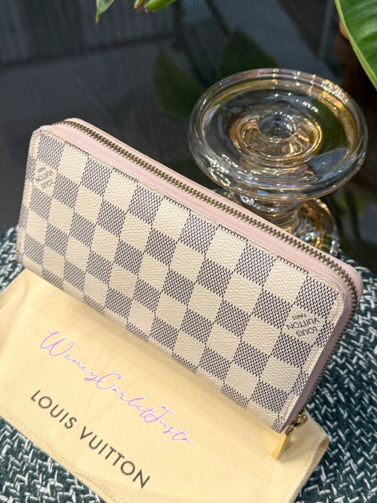 Zippy Wallet Azur in Rose Ballerine with Dustbag 🗓️ Year: 2019
