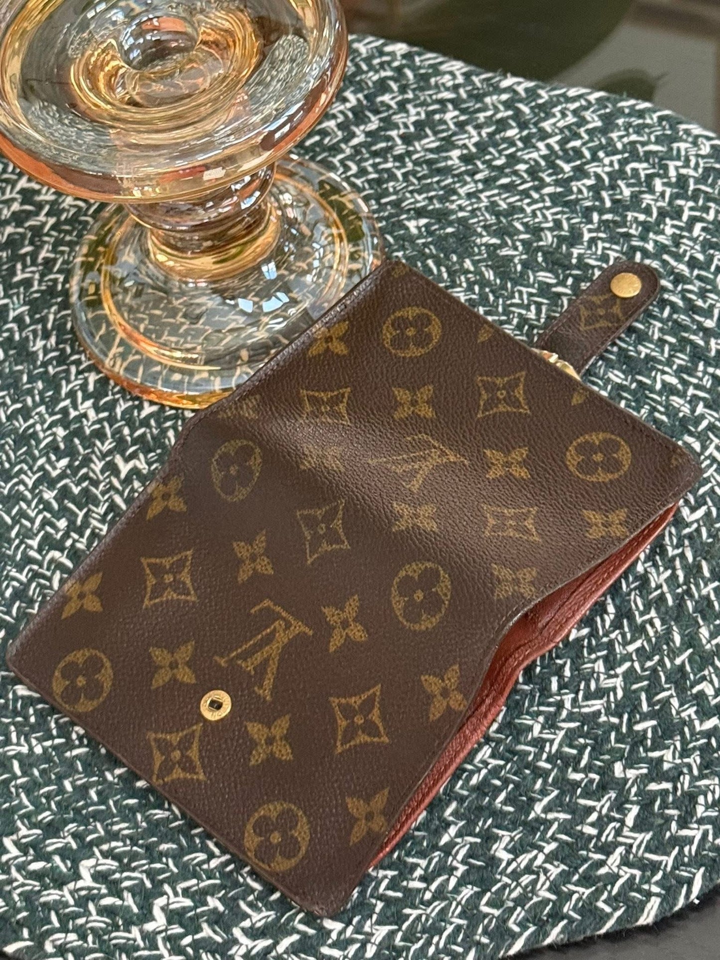 Kisslock Wallet in Monogram 🗓️ Year: 2000