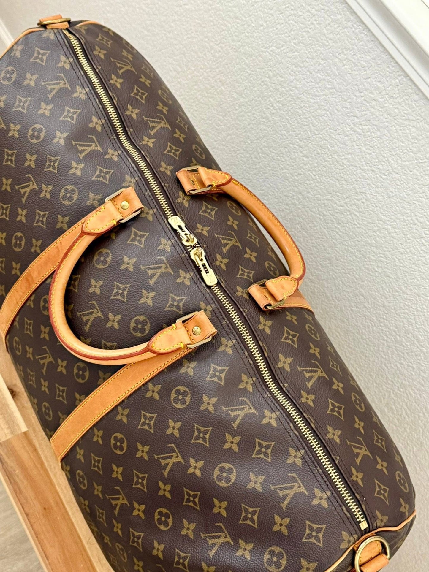 Keepall 60 Bandoulier with Original Strap, Luggage Tag and Poignet 📅 Year: 1991