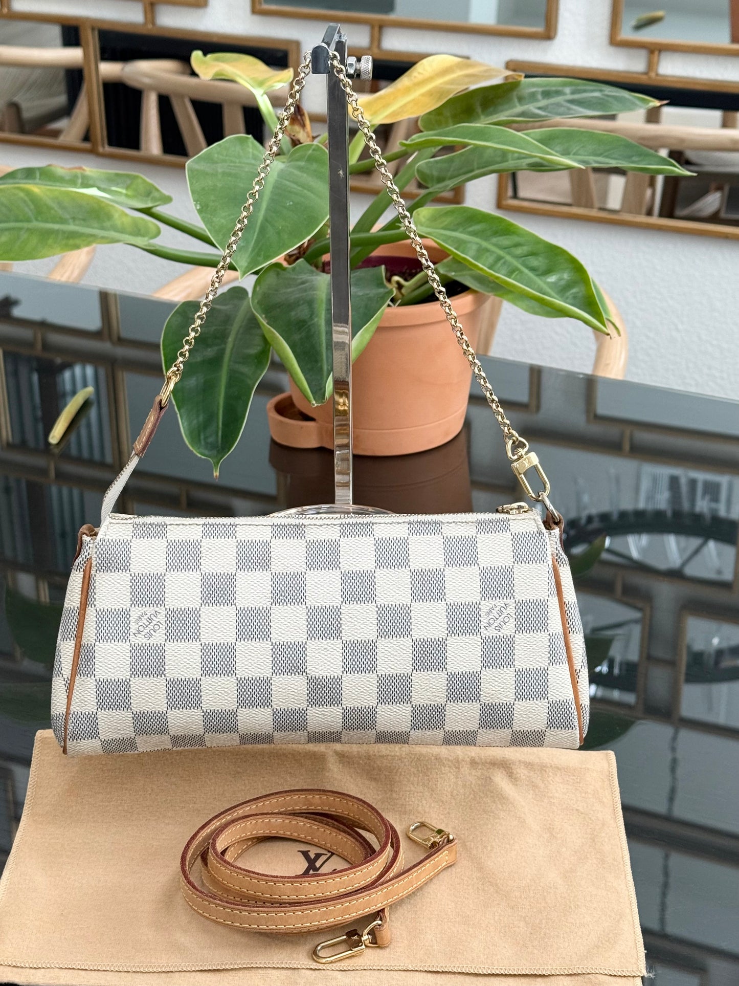 Eva Clutch in Azur with Original Strap,Box Dustbag and Insert Organizer 🗓️ Year: 2011