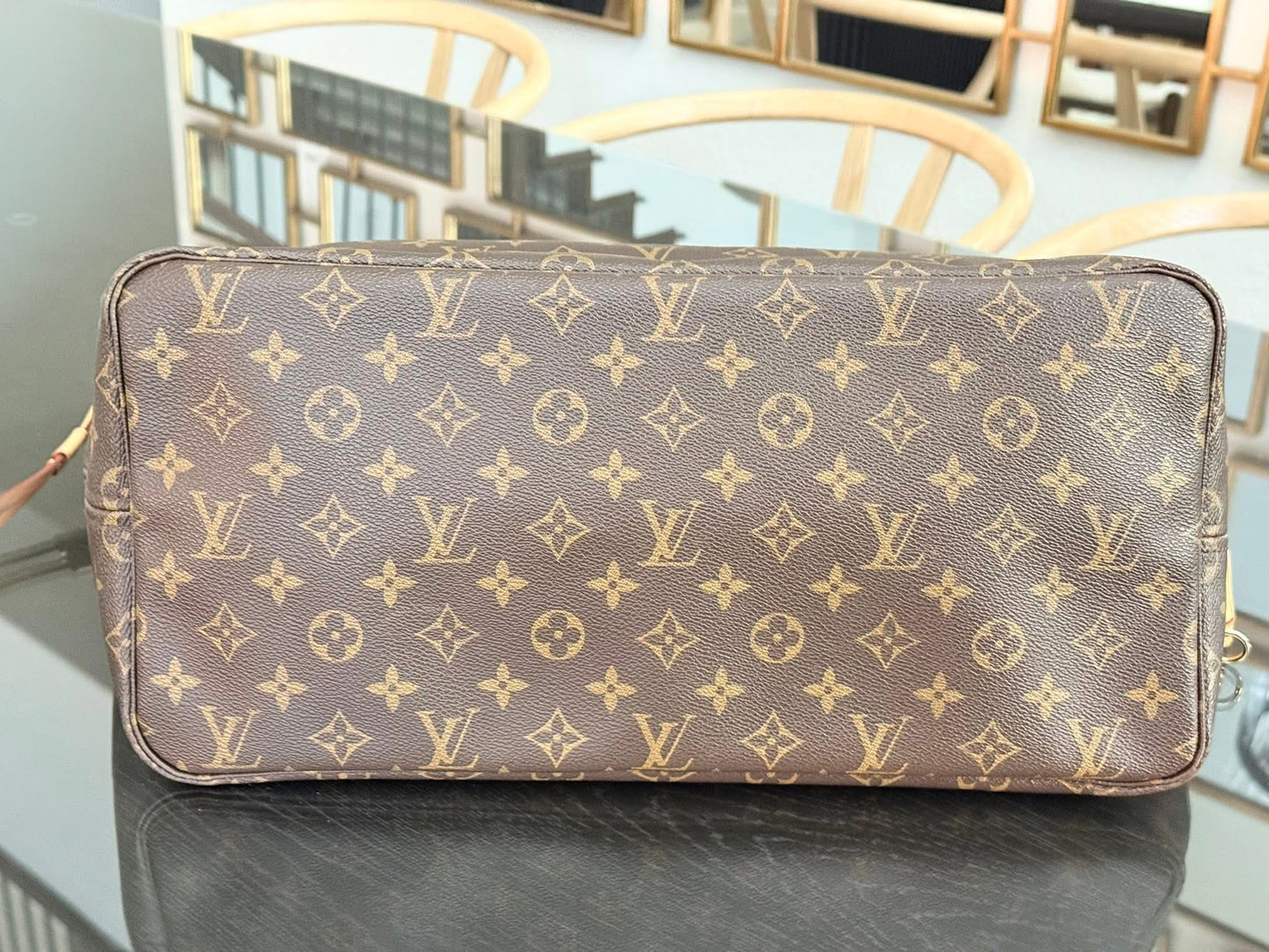 Neverfull GM in Monogram with Dustbag and Insert Organizer -🗓️ Year: 2015