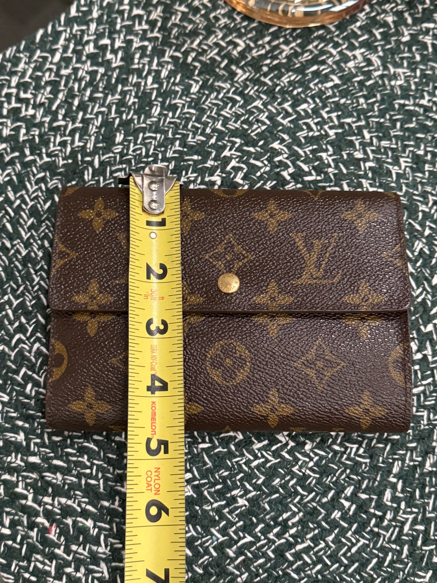 Etui Wallet Passport Holder in Monogram with 6 Cardholders 🗓️ Year: 1999