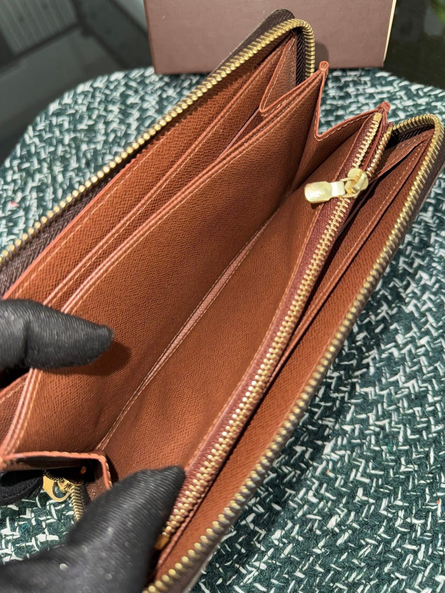 Zippy Long Wallet in Monogram with box 🗓️ Year: 2009