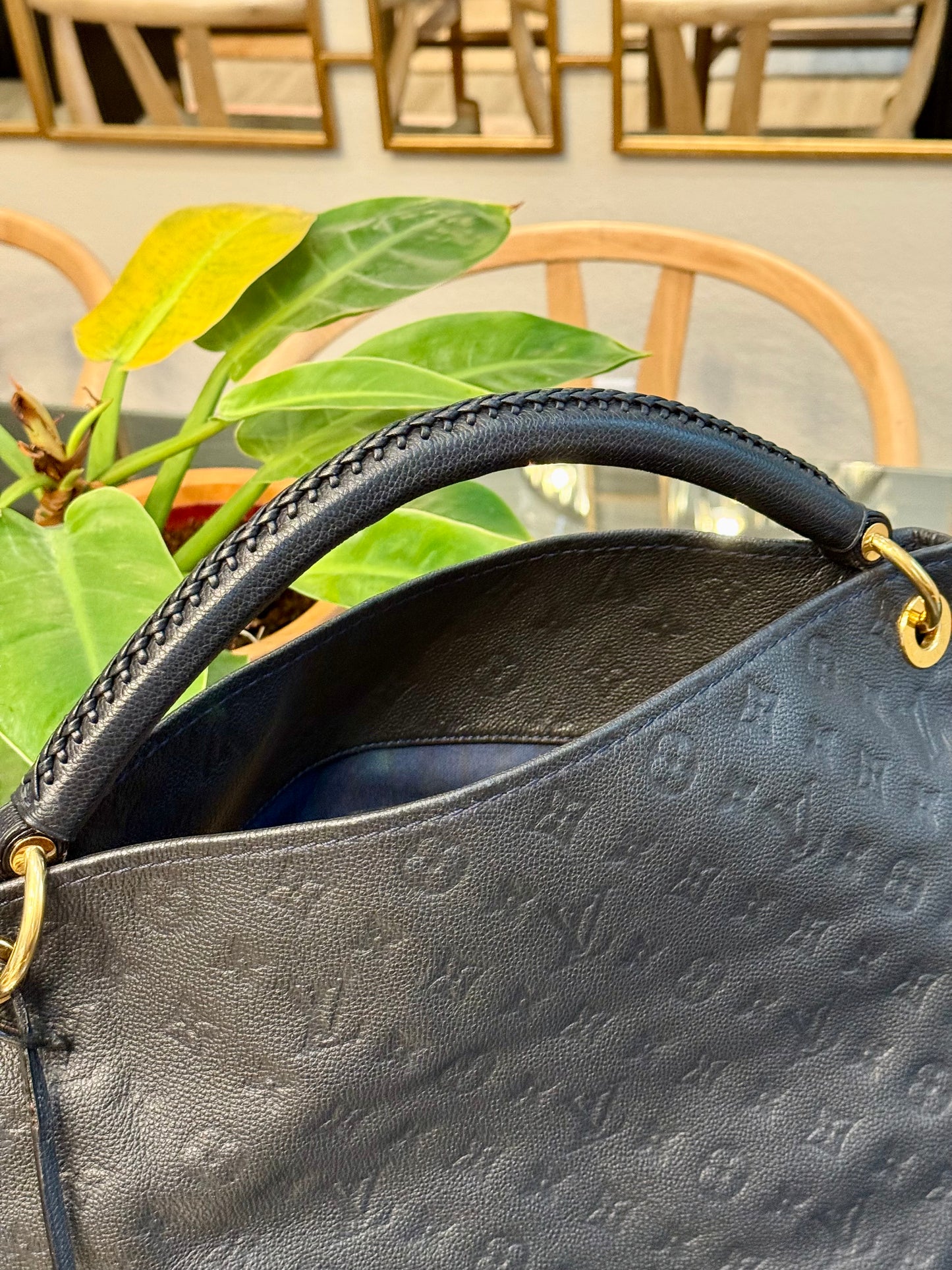 Artsy MM Empriente in Black/ Dark Blue with Dustbag and Insert Organizer 📅 Year: 2011