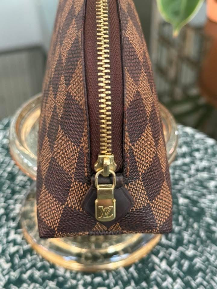 Cosmetic Pouch PM in DE 🗓️