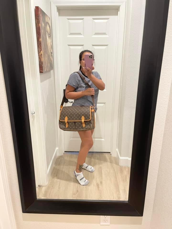Gibeciere GM Crossbody - 📅 Year: 1997