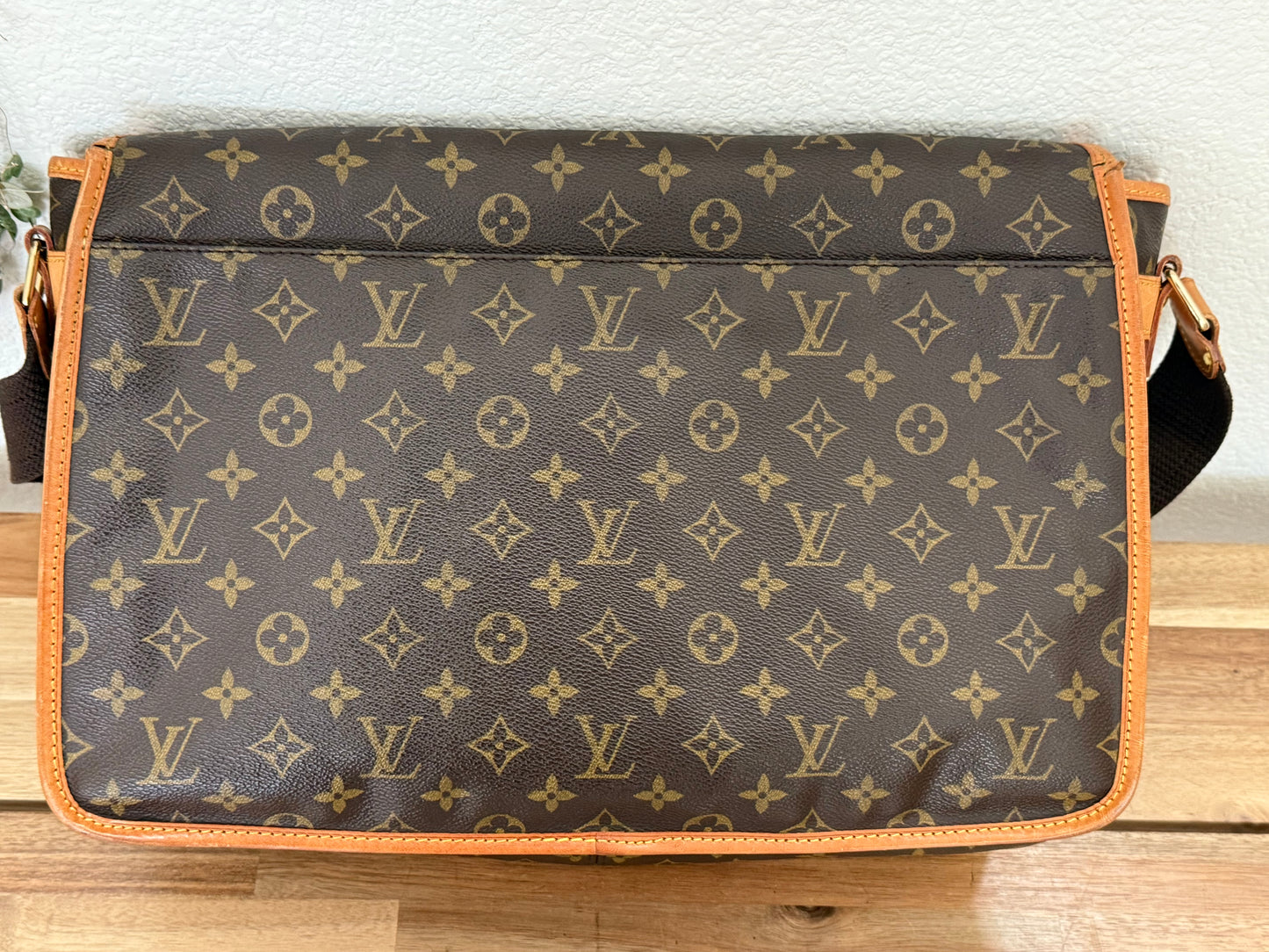 Gibeciere GM Crossbody - 📅 Year: 1997