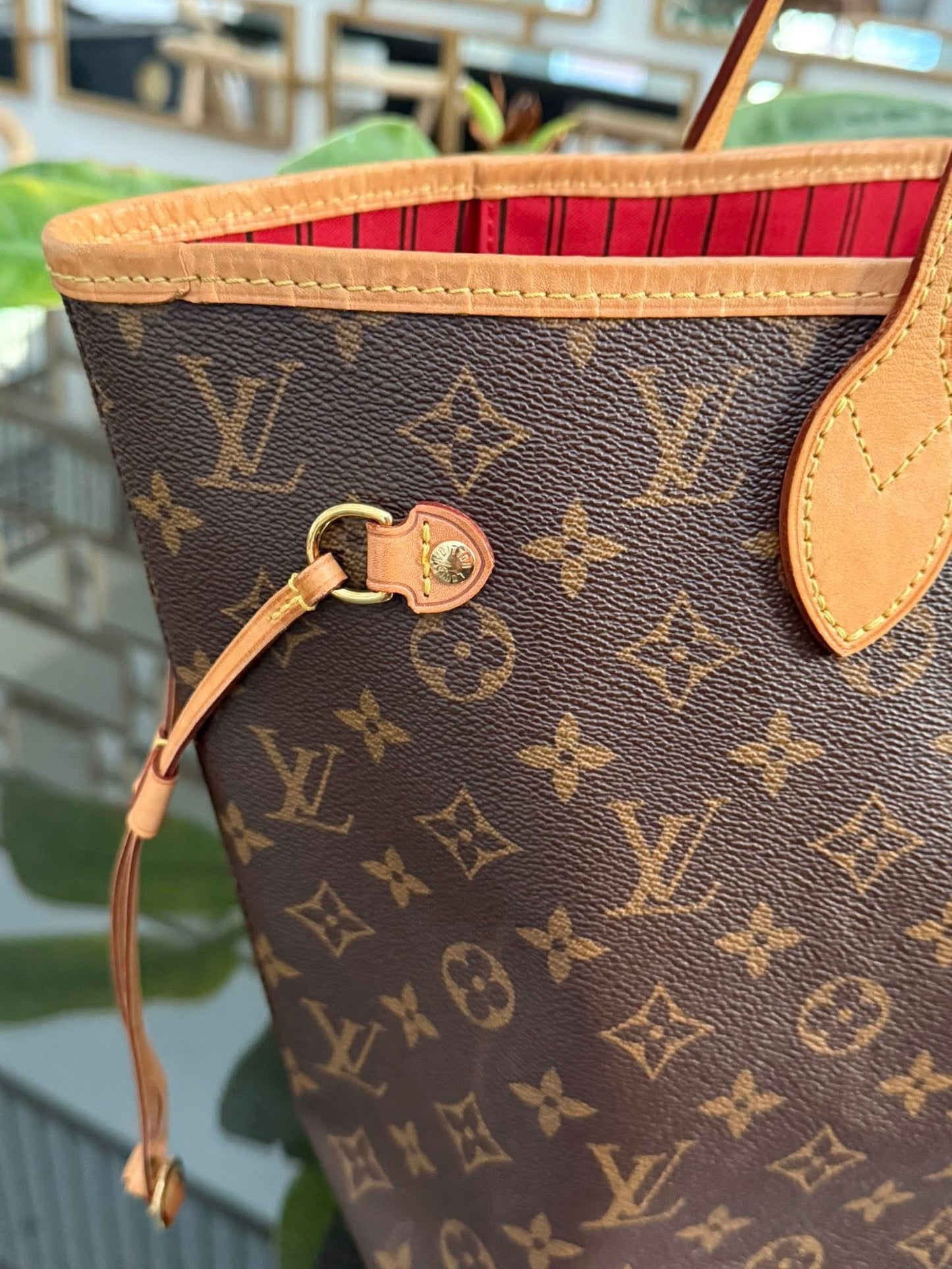 Neverfull MM Monogram in Cerise interior with Dustbag and Insert Organizer 🌺 📅 Year: 2018