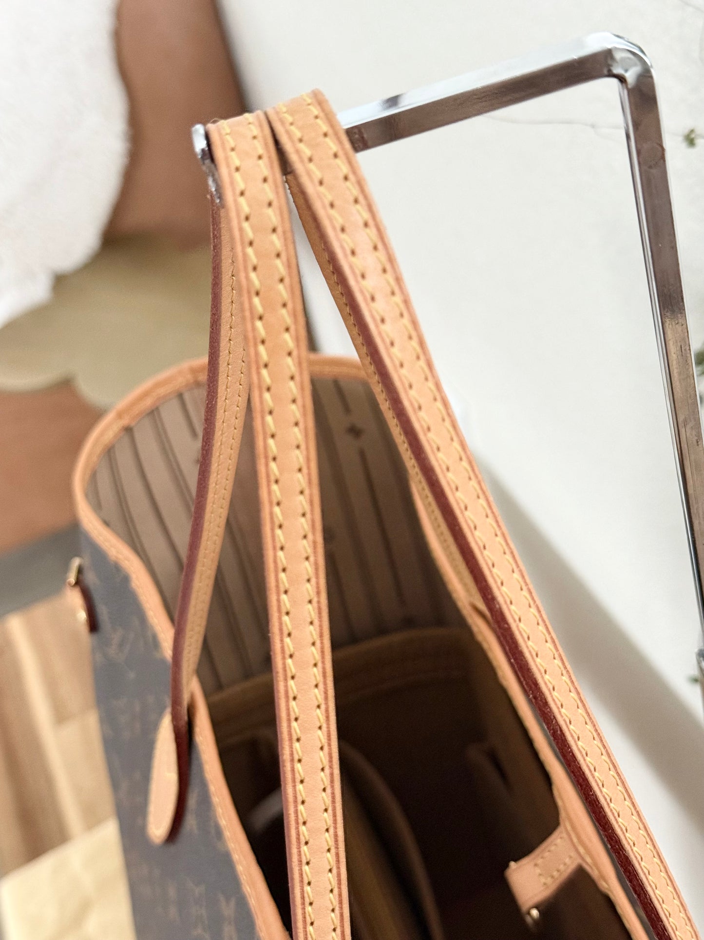 Neverfull GM with Dustbag and Insert Organizer -🗓️ Year: 2010