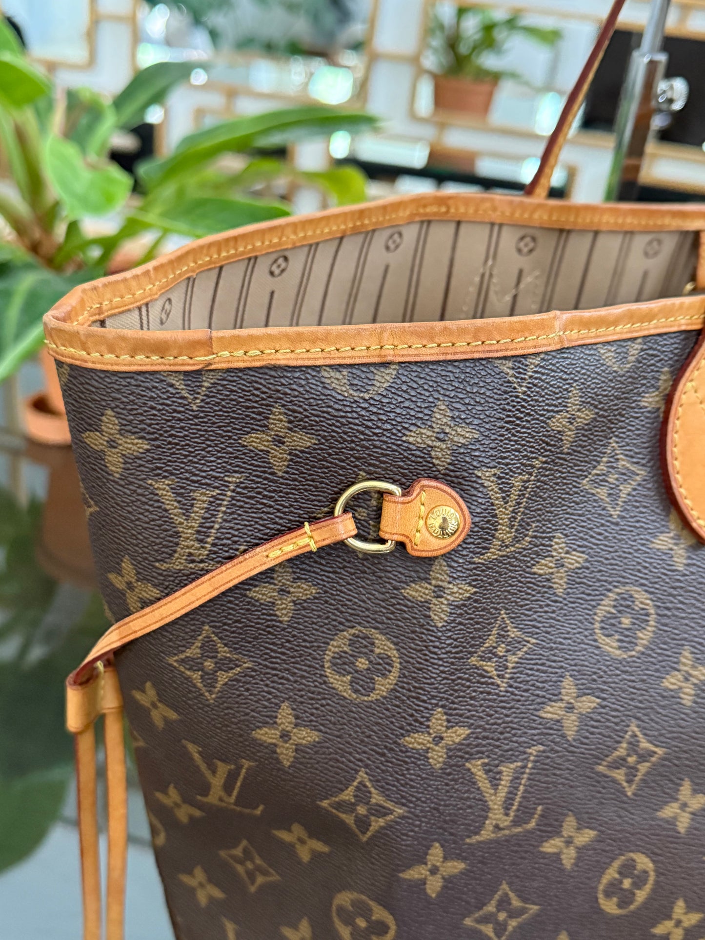 Neverfull GM with Dustbag and Insert Organizer 📅 Year: 2012