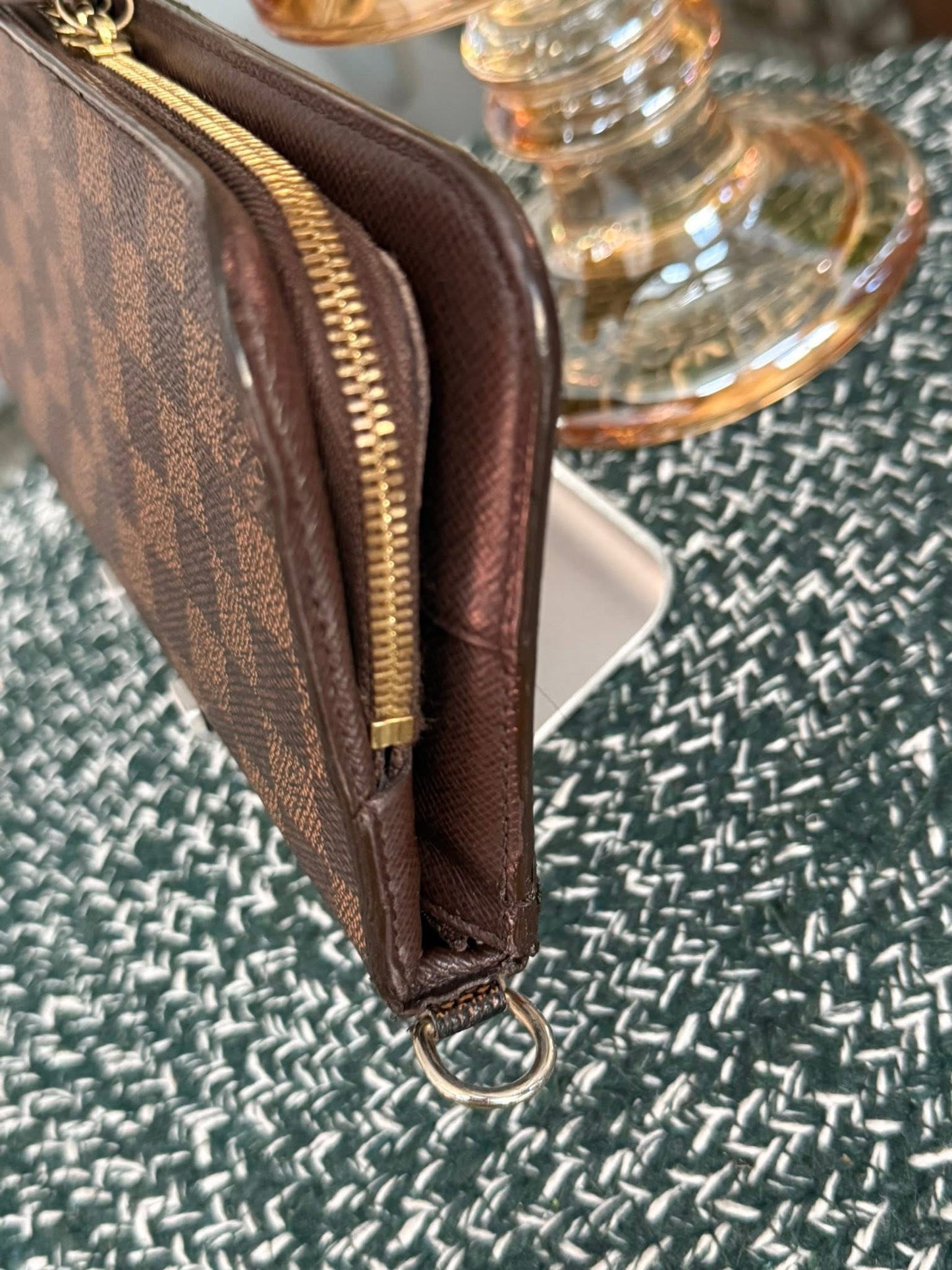 Insolite Wallet in De 🗓️ Year: 2010