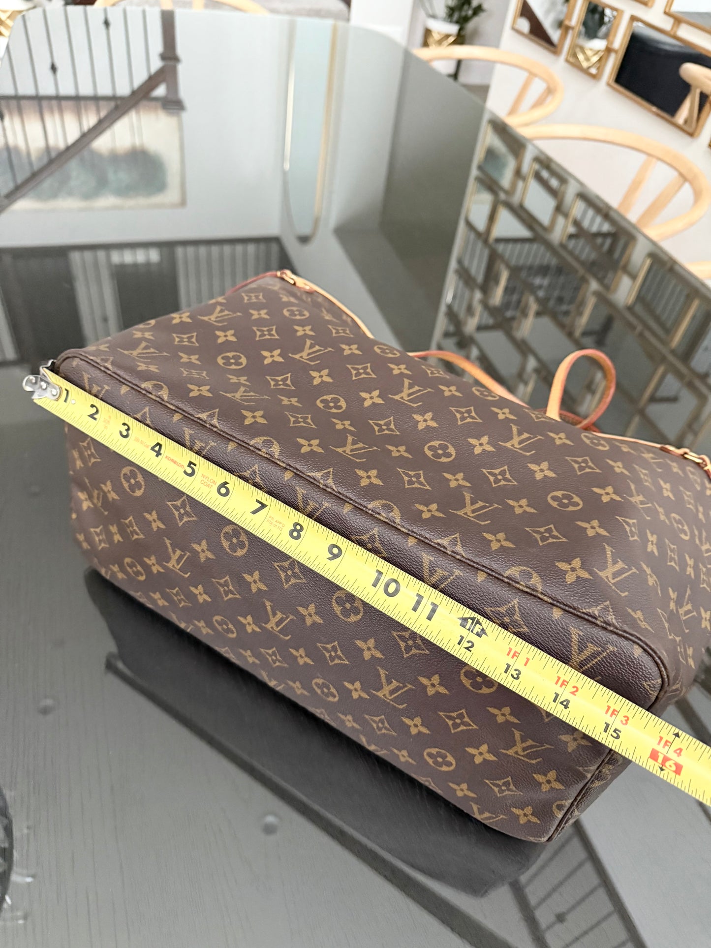 Neverfull GM in Monogram with Dustbag and Insert Organizer 📅 Year: 2007