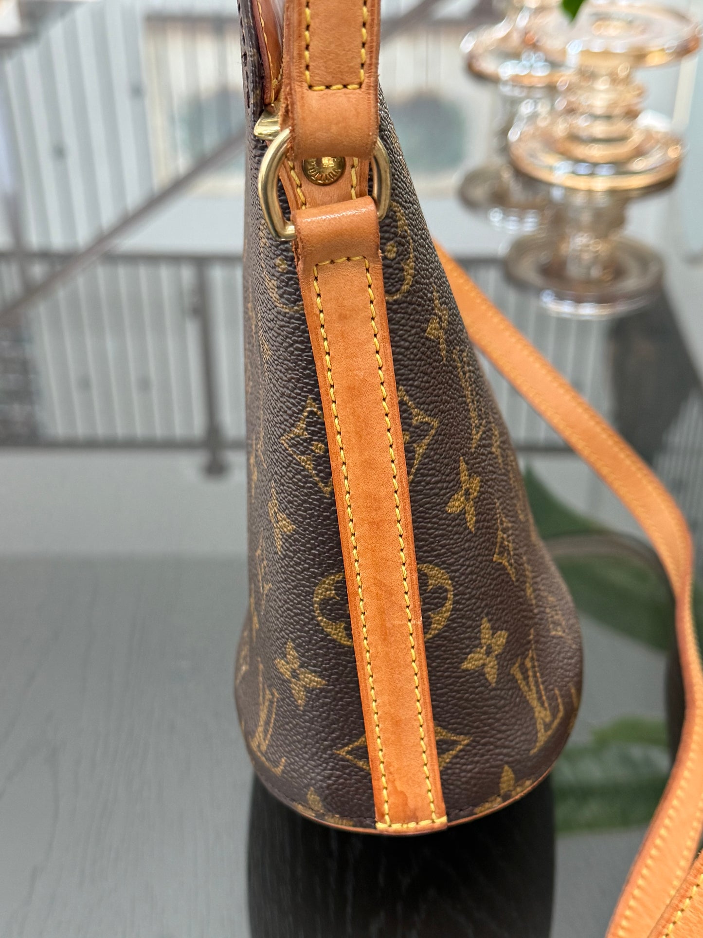 Drouot Crossbody 
📅 Year: 1997
