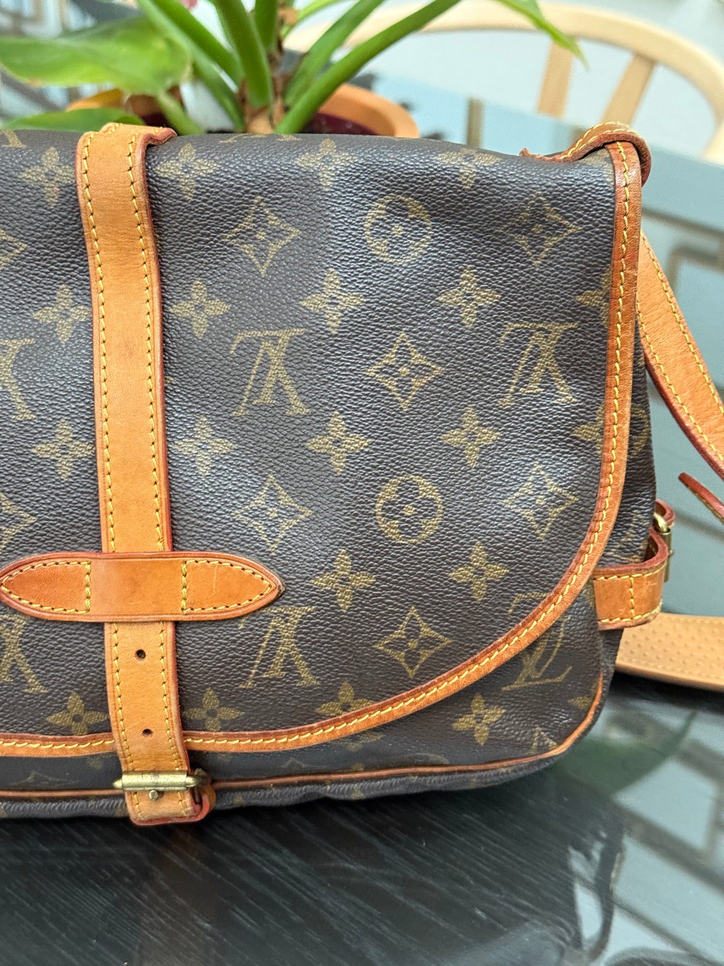 Saumur 30 Crossbody -🗓️ Year: 1992