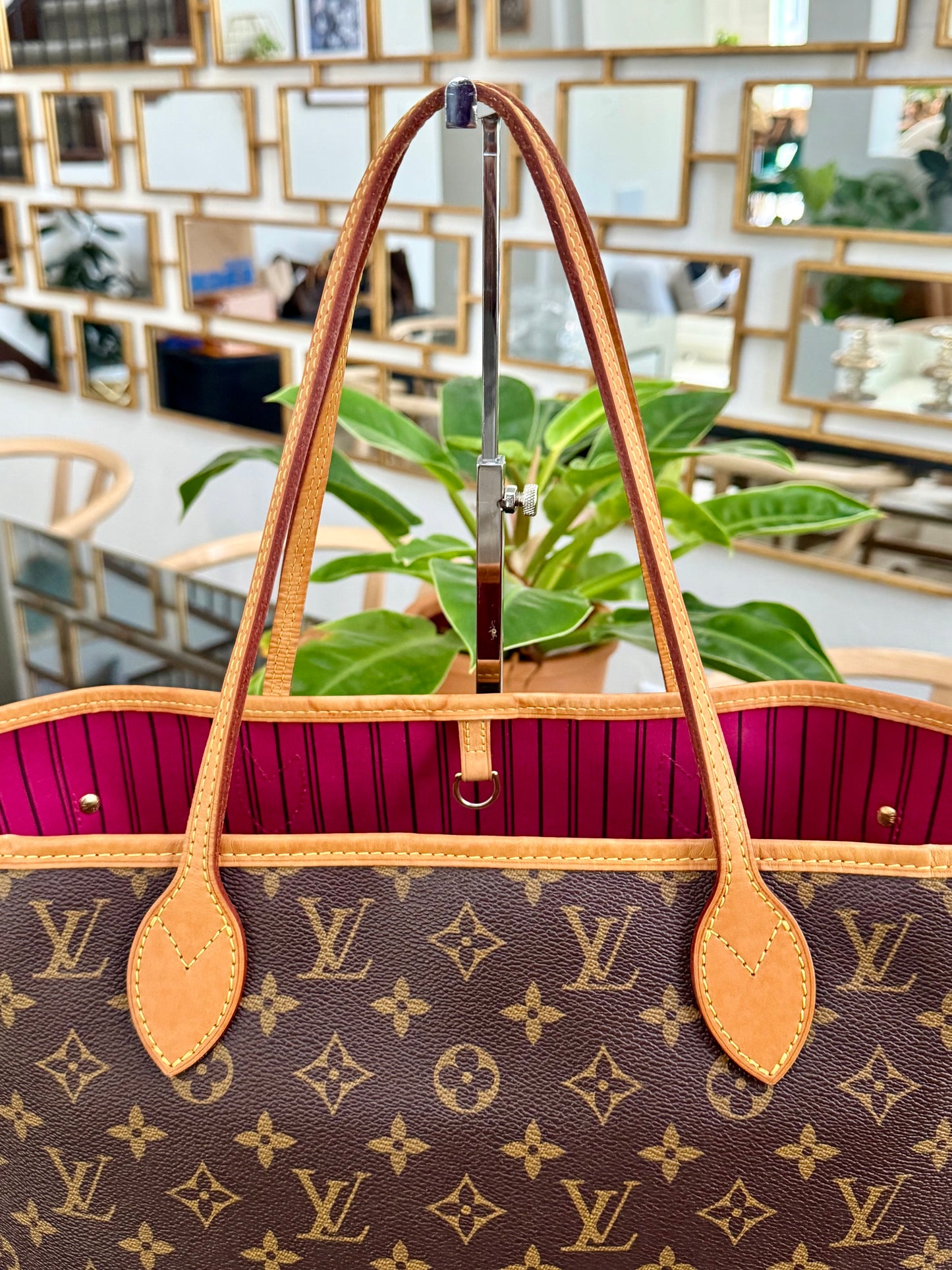 Neverfull MM in Peony with Insert Organizer and Dustbag 🗓️ Year: 2016