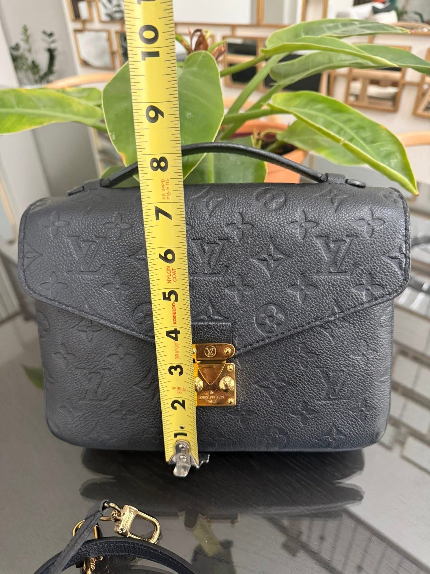 Pochette Metis Empreinte Noir in Black (Microchipped with Complete Inclusions) 💐🌸