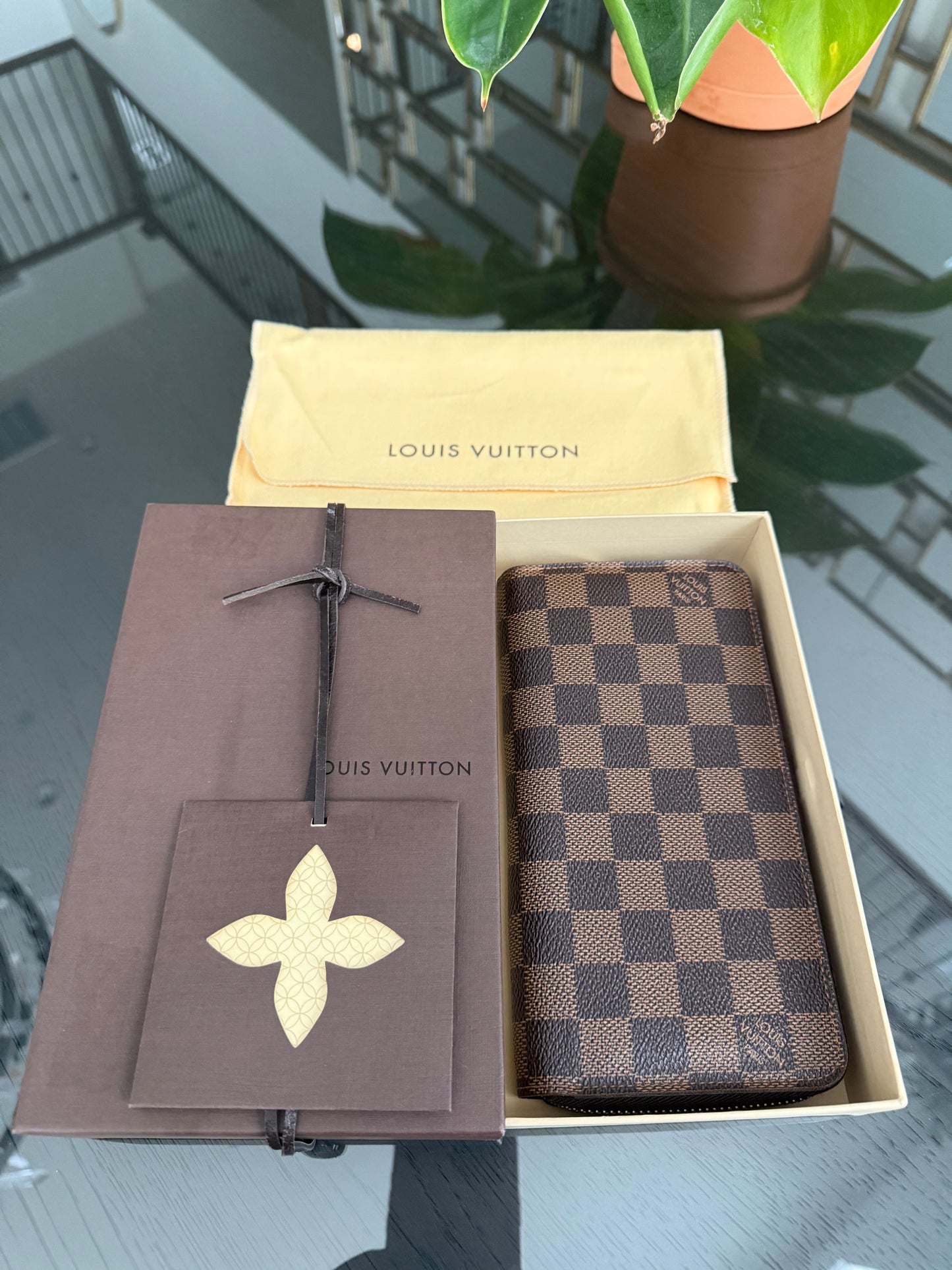 Zippy Long Wallet in DE with Dustbag and box 🗓️ Year: 2013