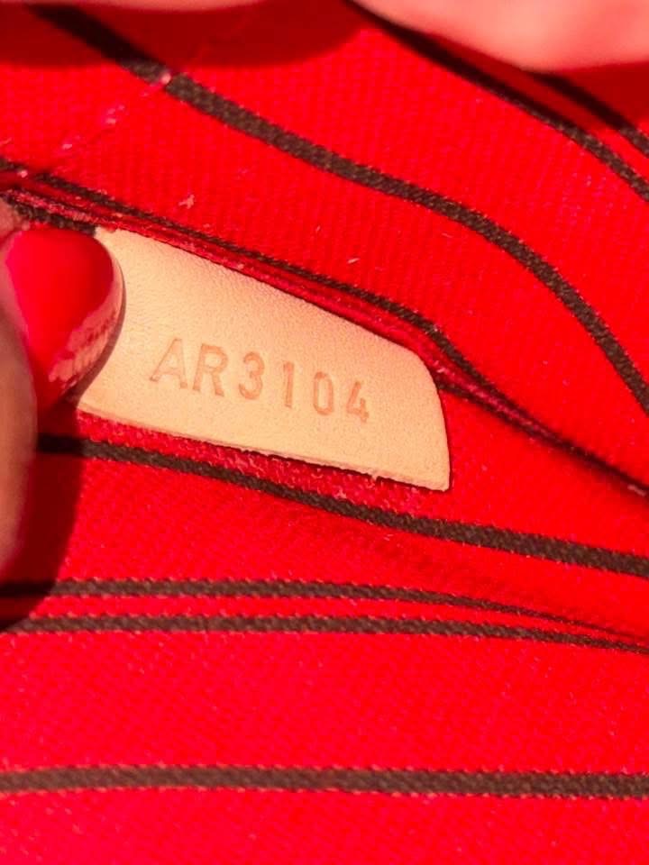 Neverfull MM/GM Pouch in Cerise 🗓️Year 2014