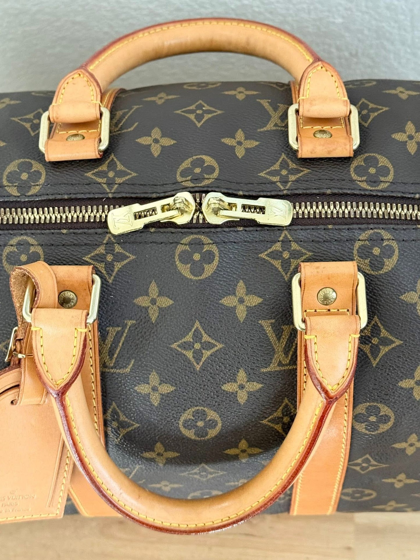 Keepall 45 Bandoulier with Original Strap, Luggage tag and Poignet 📅 Year: 1998