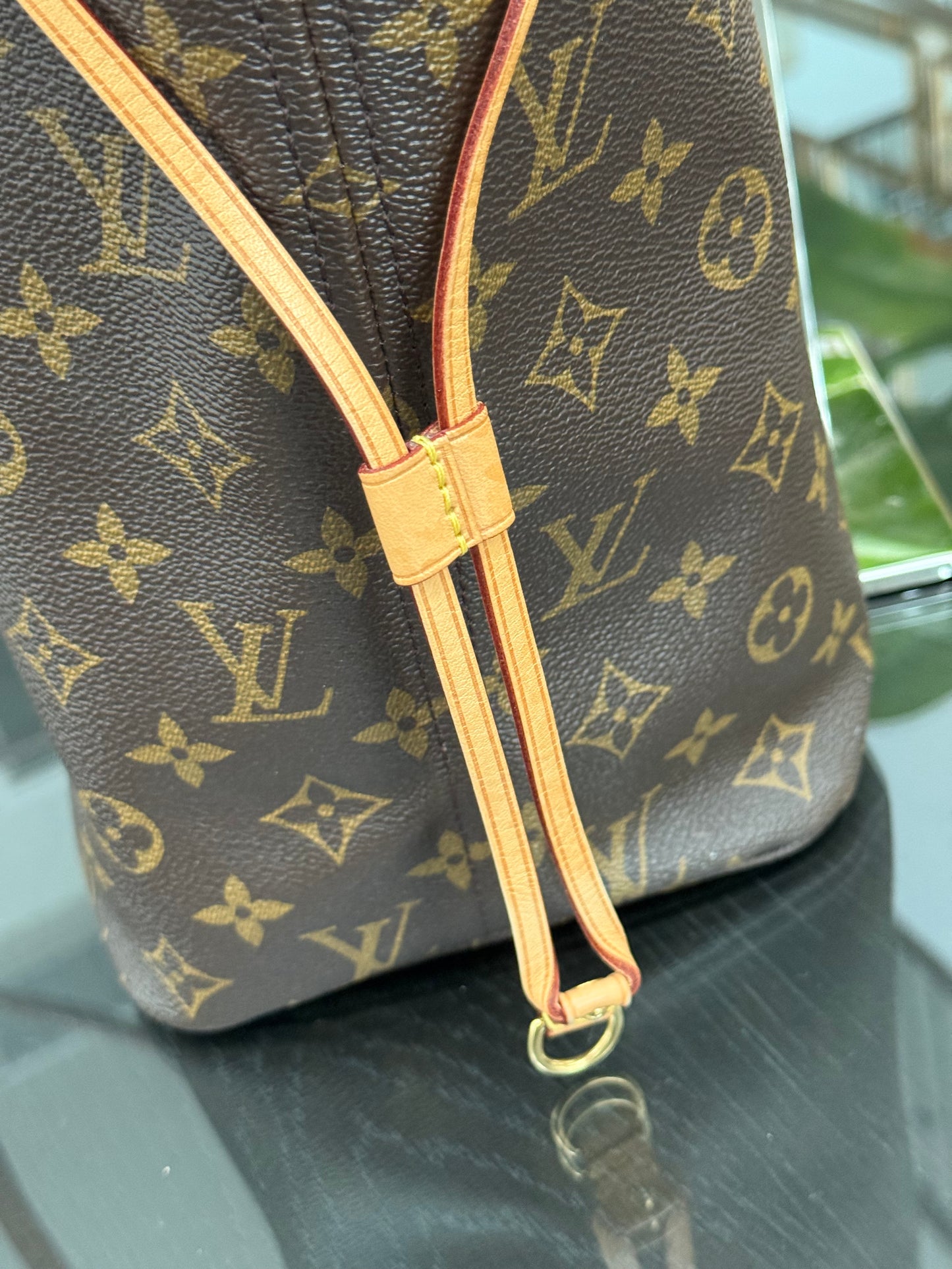Neverfull MM in Monogram with Dustbag and Insert Organizer 📅 Year: 2017