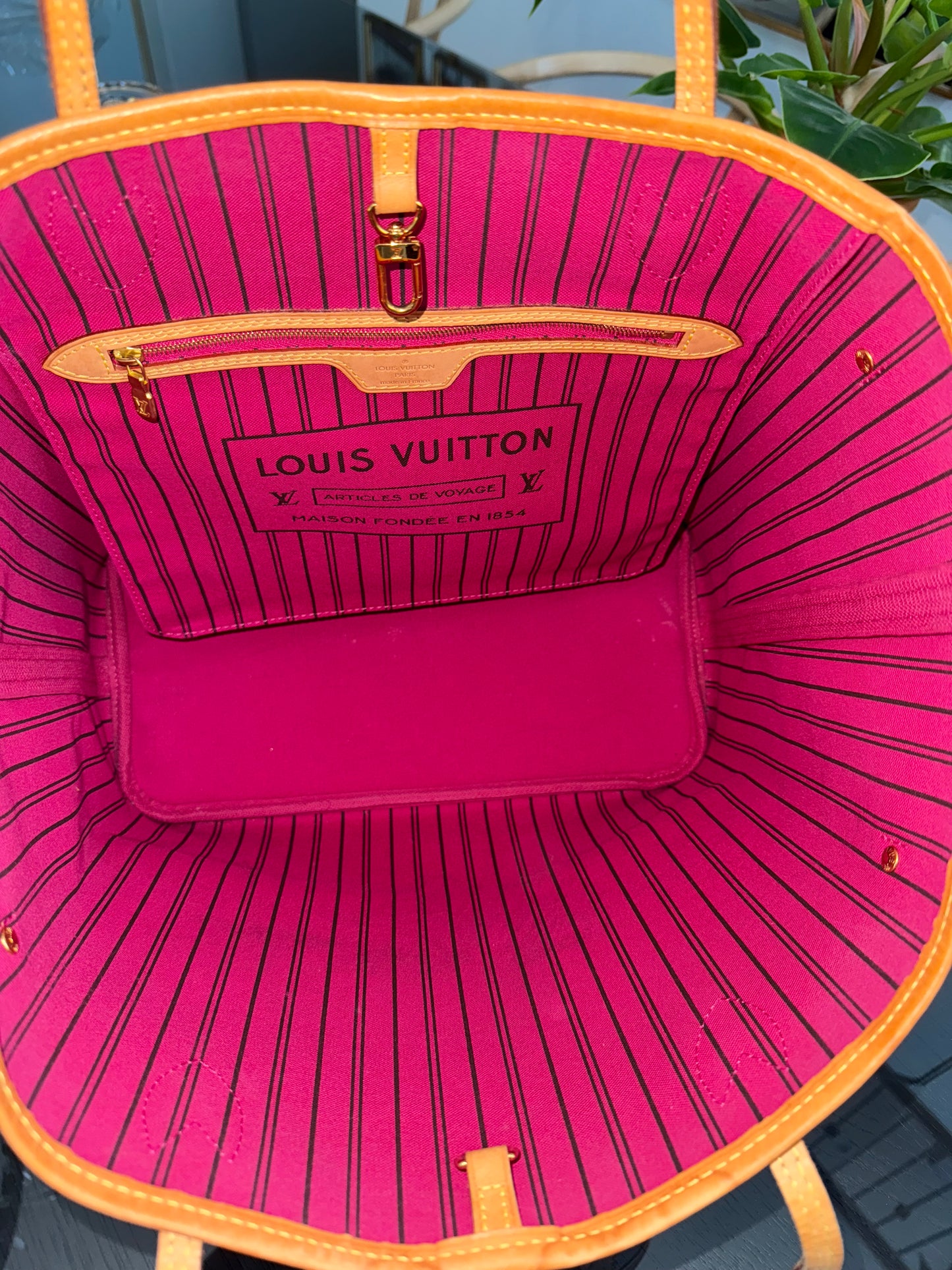 Neverfull MM in Peony with Insert Organizer and Dustbag 🗓️ Year: 2016