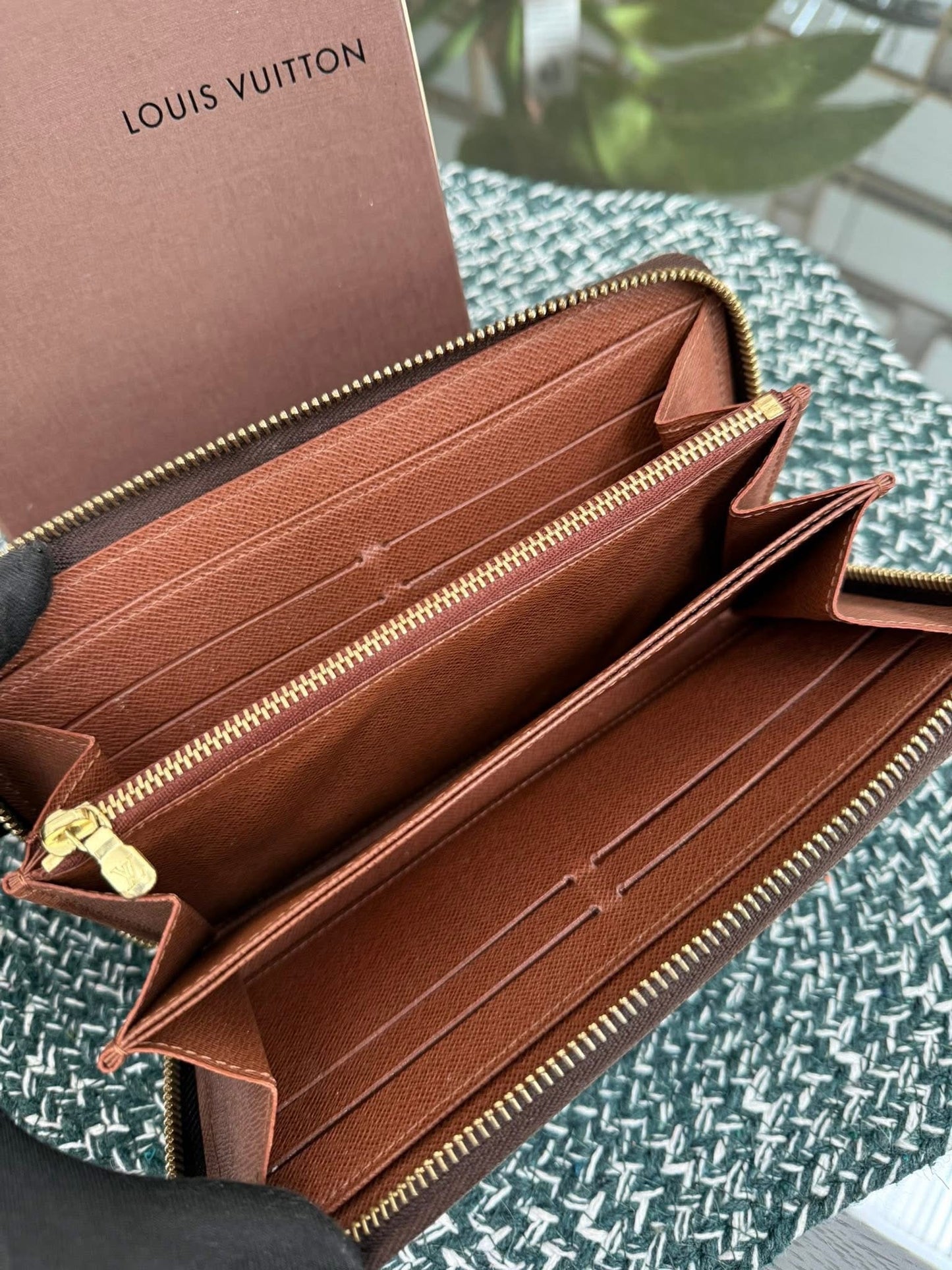 Zippy Long Wallet in Monogram with box 🗓️ Year: 2009