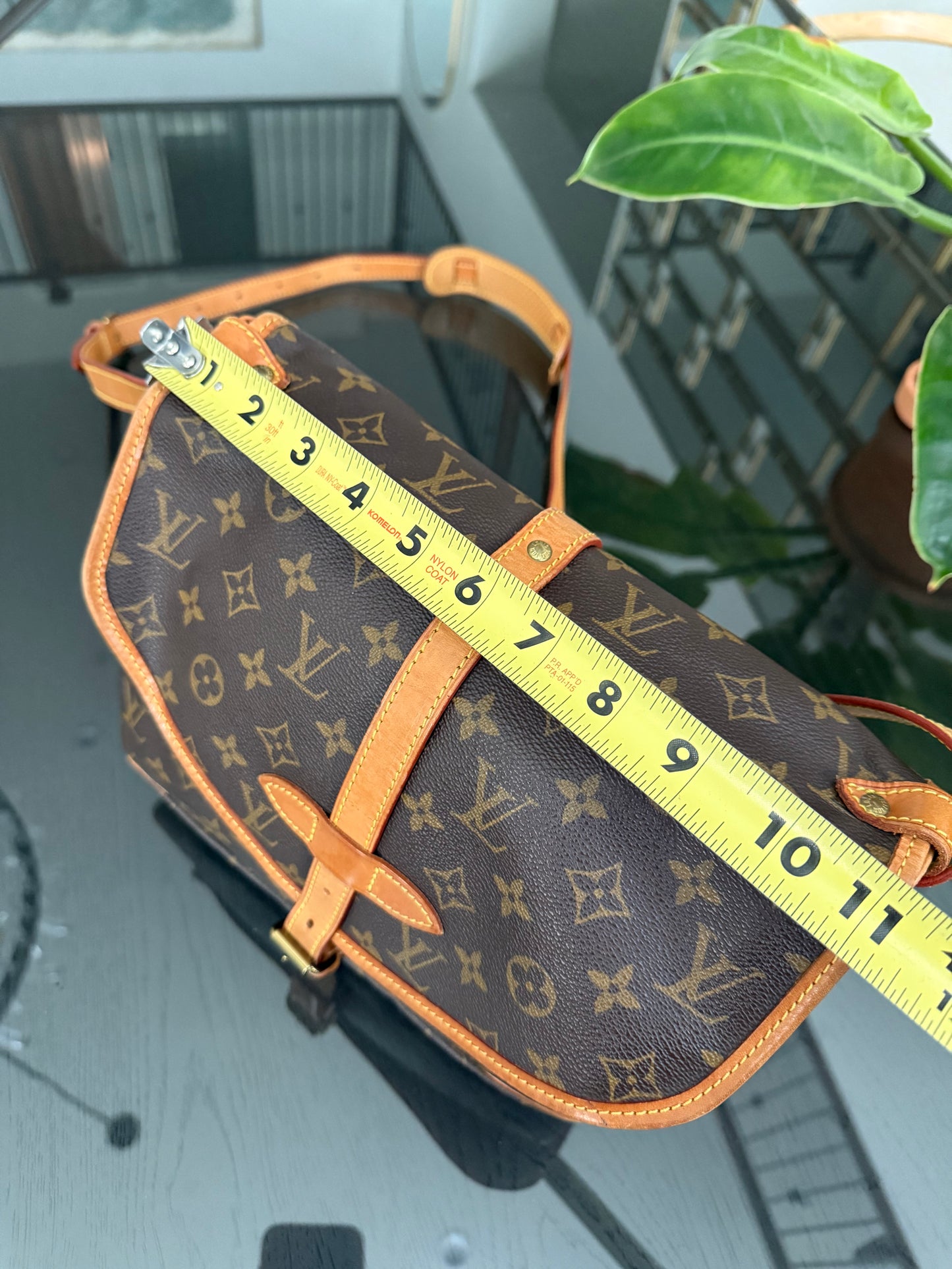 Saumur 30 Crossbody 🌺 Year: 1989