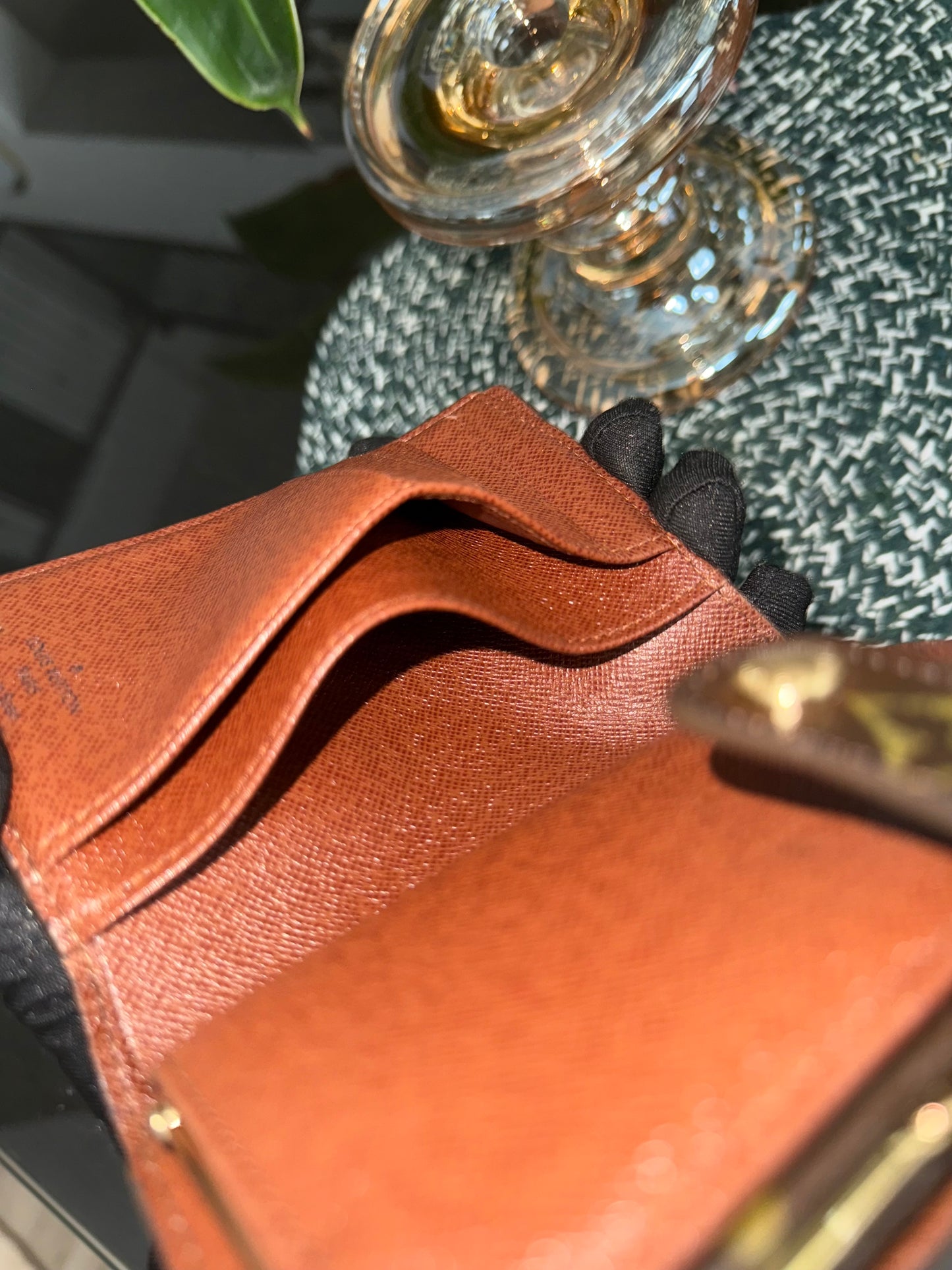 Kisslock Wallet in Monogram 🗓️ Year: 2001