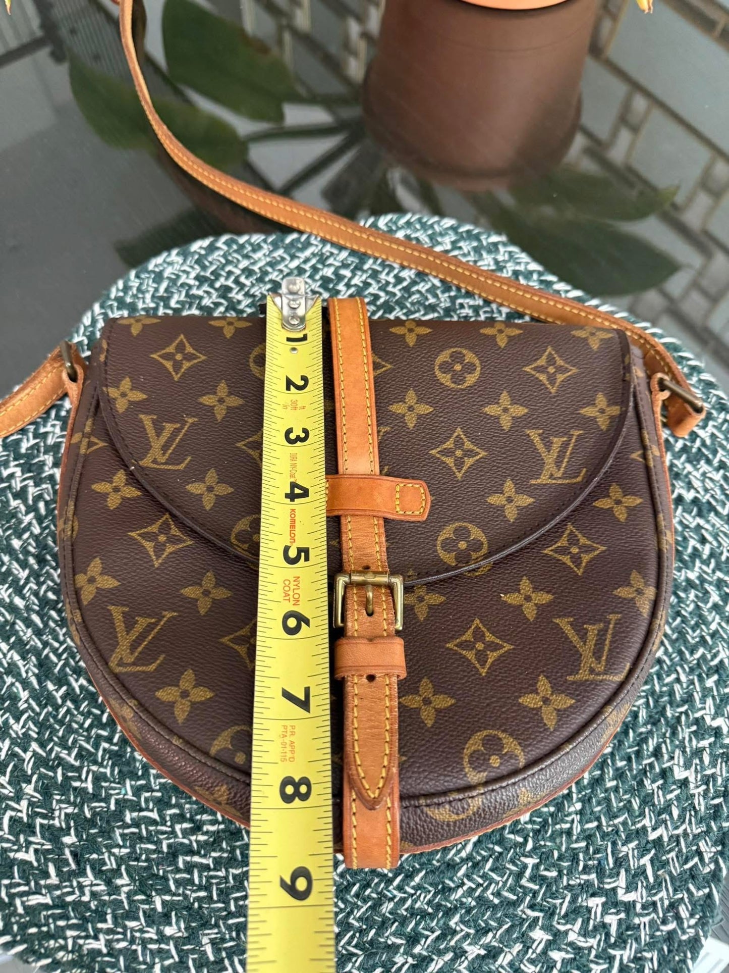 Chantilly MM Crossbody Bag 📅 Year: 1990