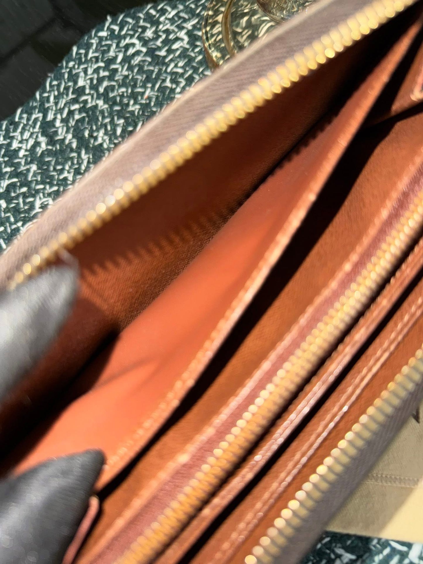 Zippy Long Wallet in Monogram with Dustbag 🗓️ Year: 2011