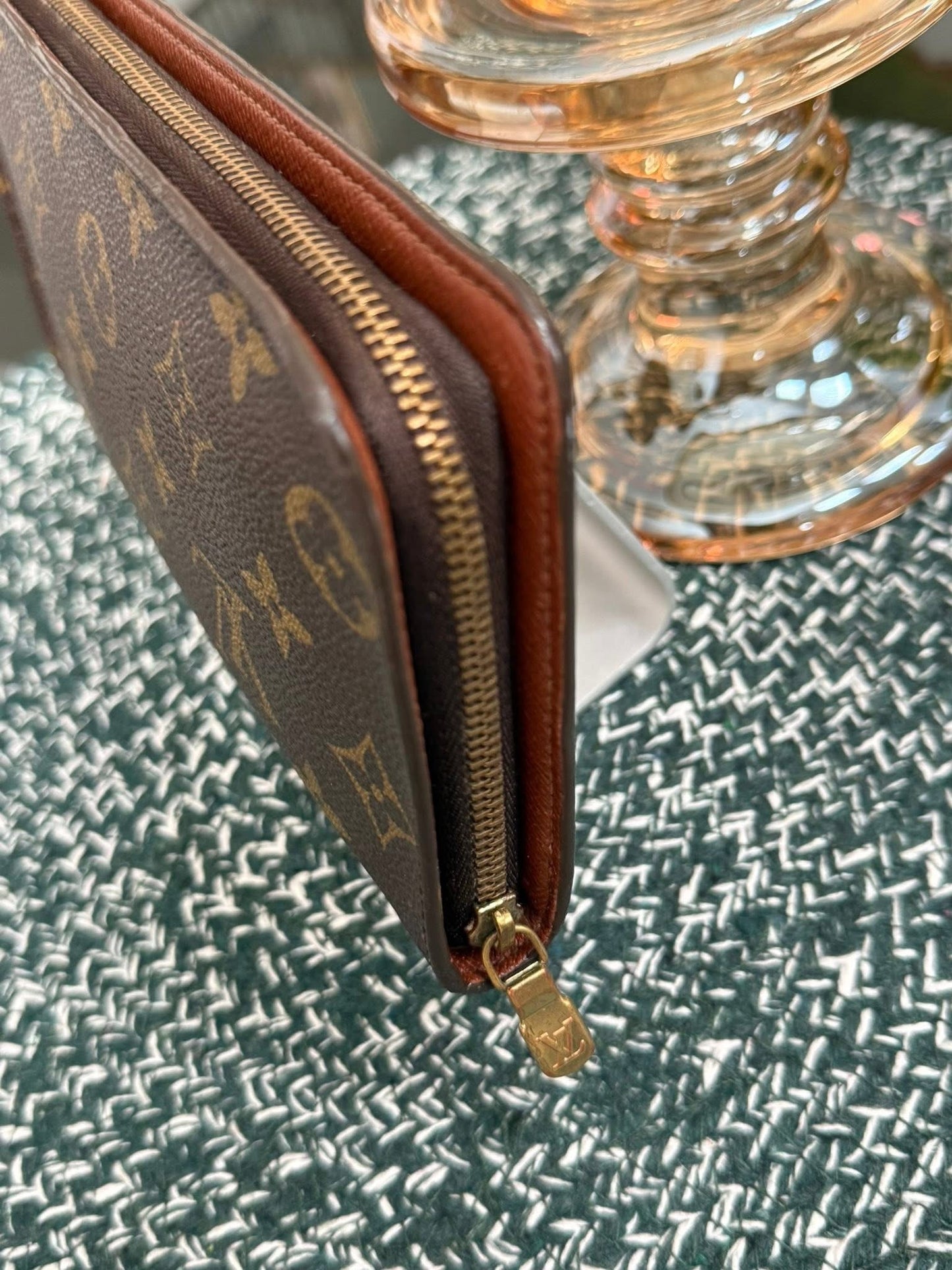Monogram Zippy Wallet 🗓️ Year: 2000