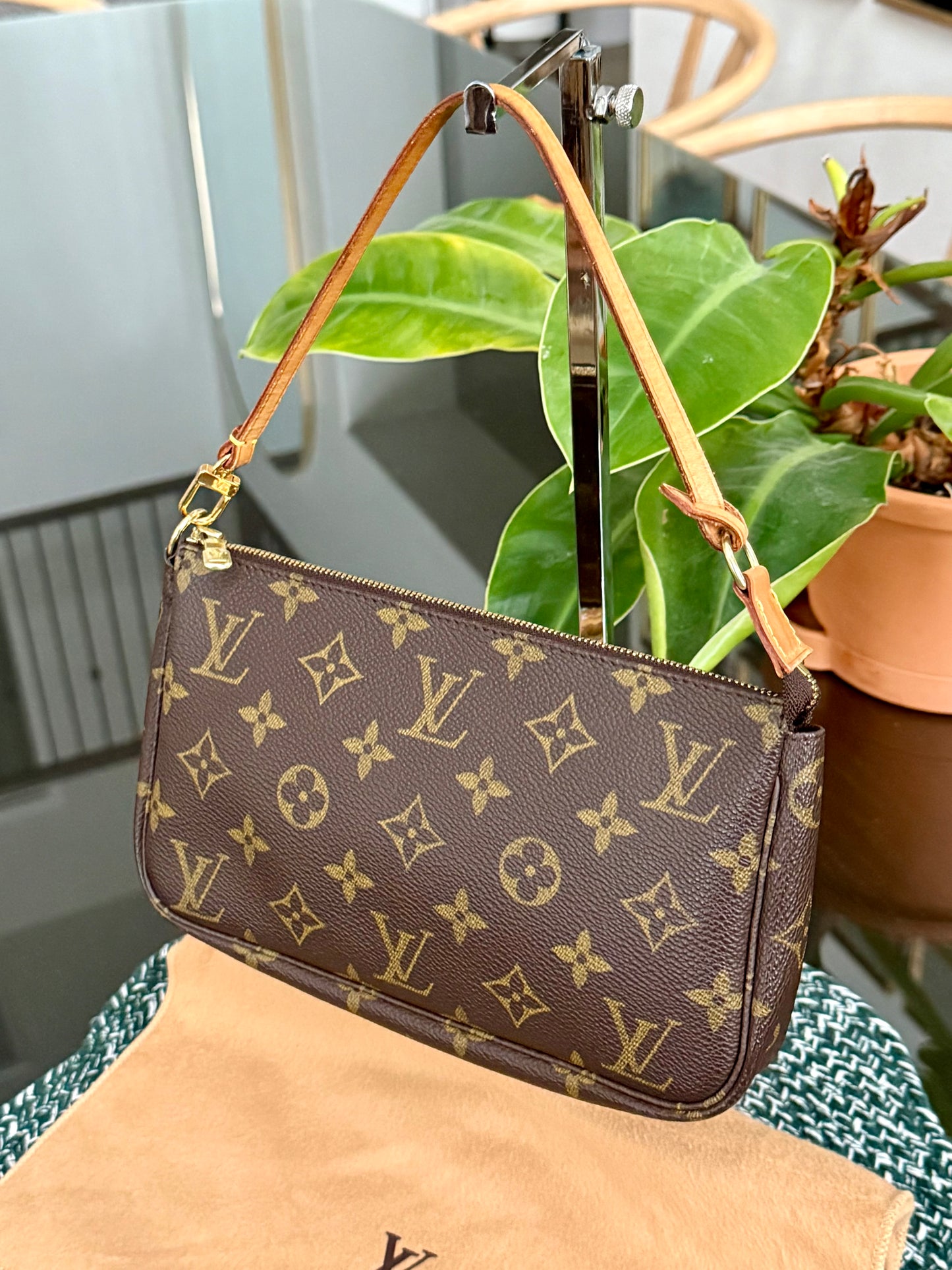 Pochette Accessories with Dustbag -🗓️ Year: 2001