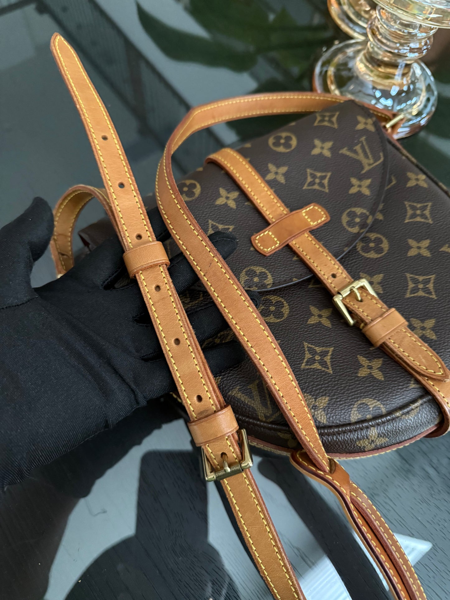 Chantilly MM Crossbody Bag 🌺Year: 1995