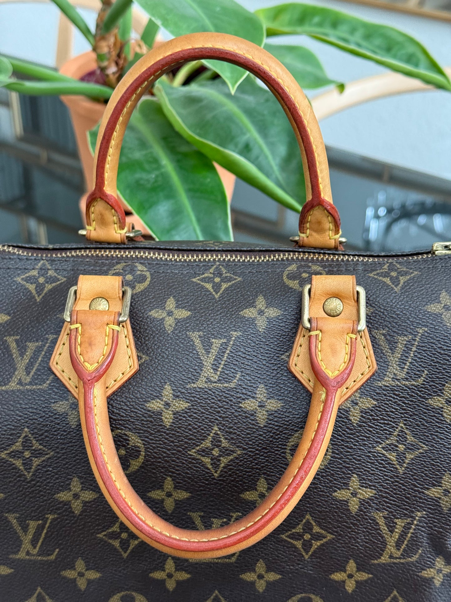 Speedy 25 in Monogram with Lock 🔐 and Key -🗓️ Year: 2005