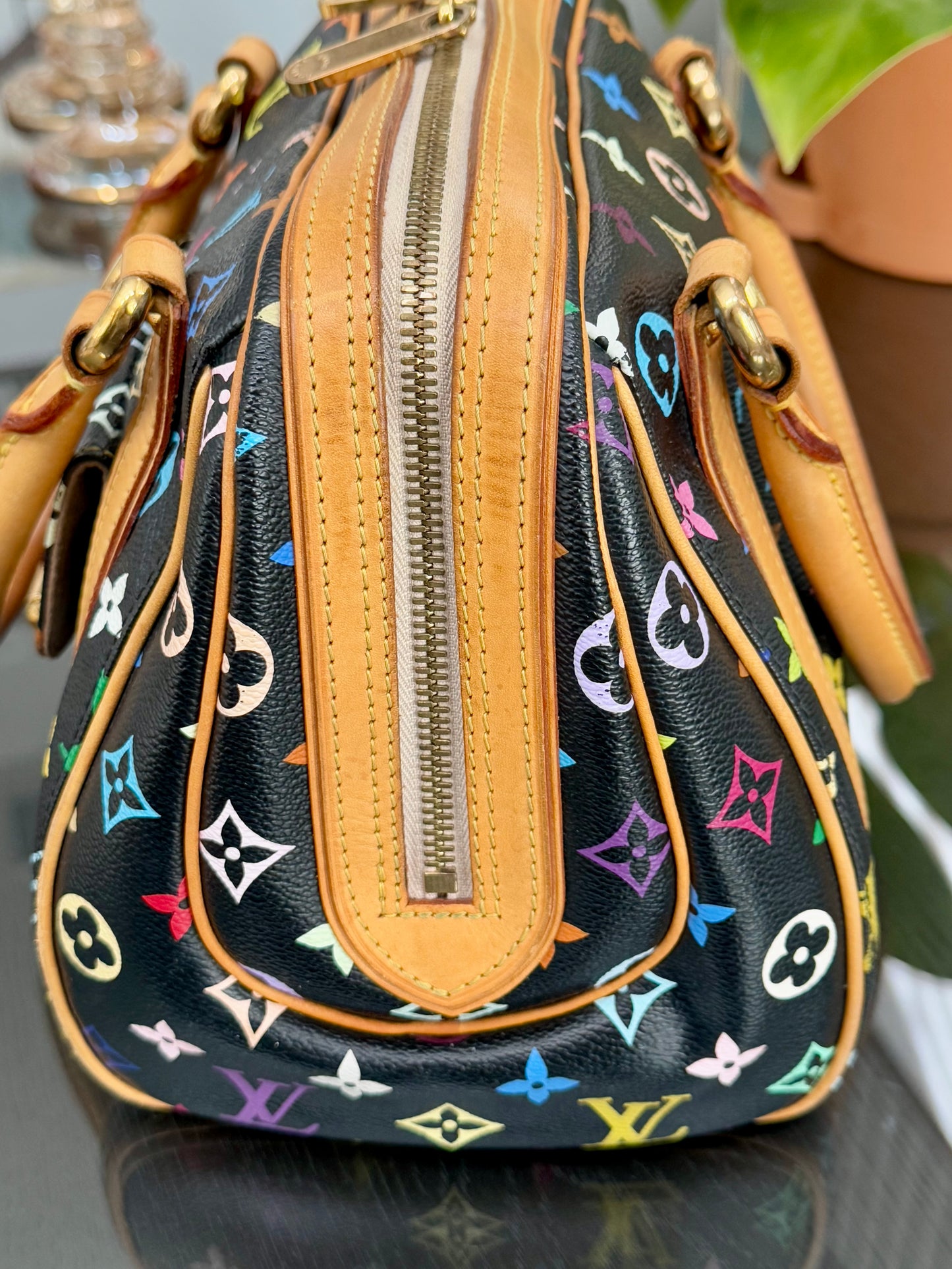 Multicolor Priscilla with Dustbag 📅 Year: 2007