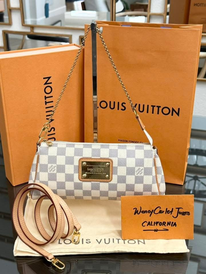 Eva Clutch in Azur with Original Strap, Dustbag , box and Paper bag 🗓️ Year: 2016