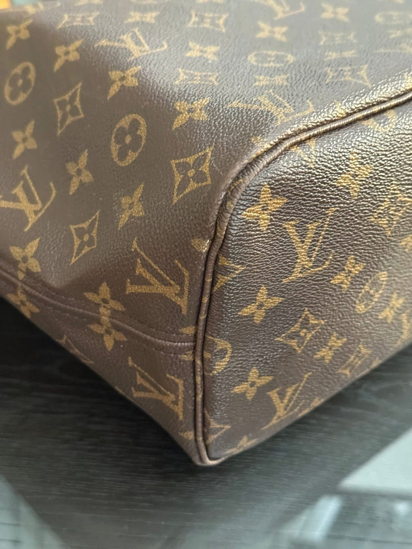 Neverfull MM Monogram in Cerise interior with Dustbag and Insert Organizer 🌺 📅 Year: 2018