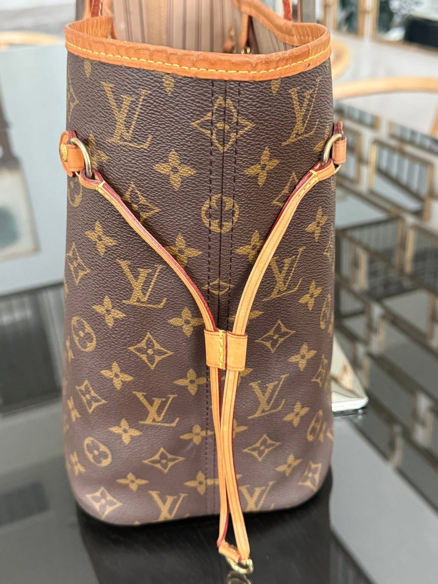 Neverfull MM with Dustbag 📅 Year: 2021