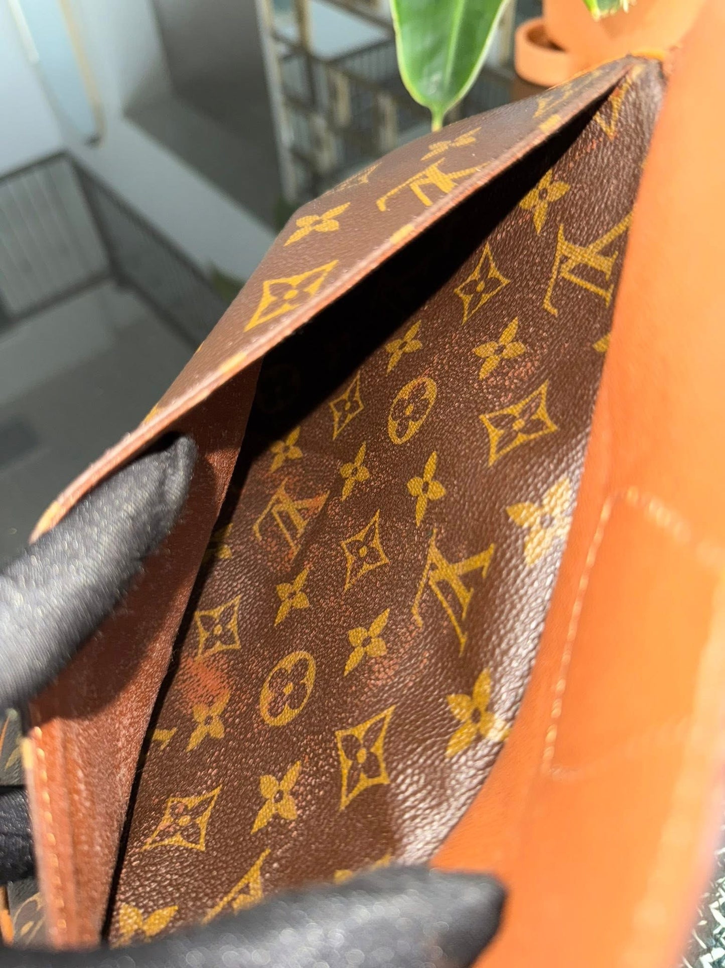 Jeaunefille MM Crossbody 📅 Year: 1989