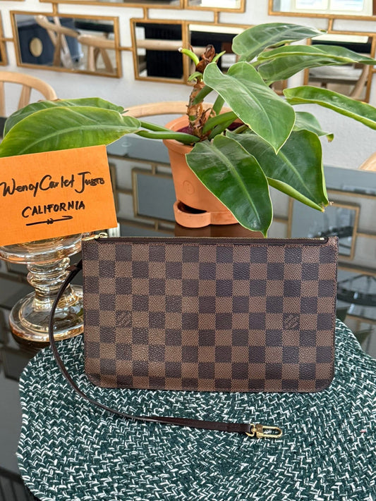 Neverfull MM/GM in DE Pouch with Wriststrap 🗓️ Year: 2016