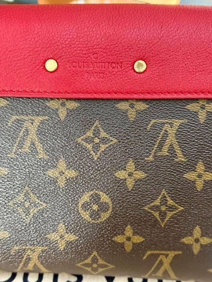 Pallas Chain in Cherry with Dustbag -🗓️ Year: 2015