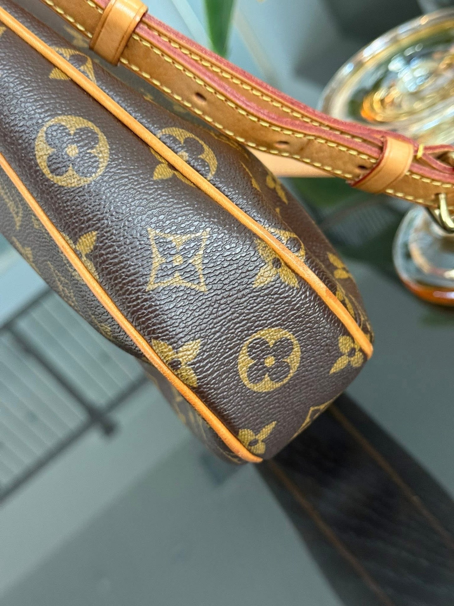 Odeon MM Crossbody with Dustbag - 🗓️ Year: 2008